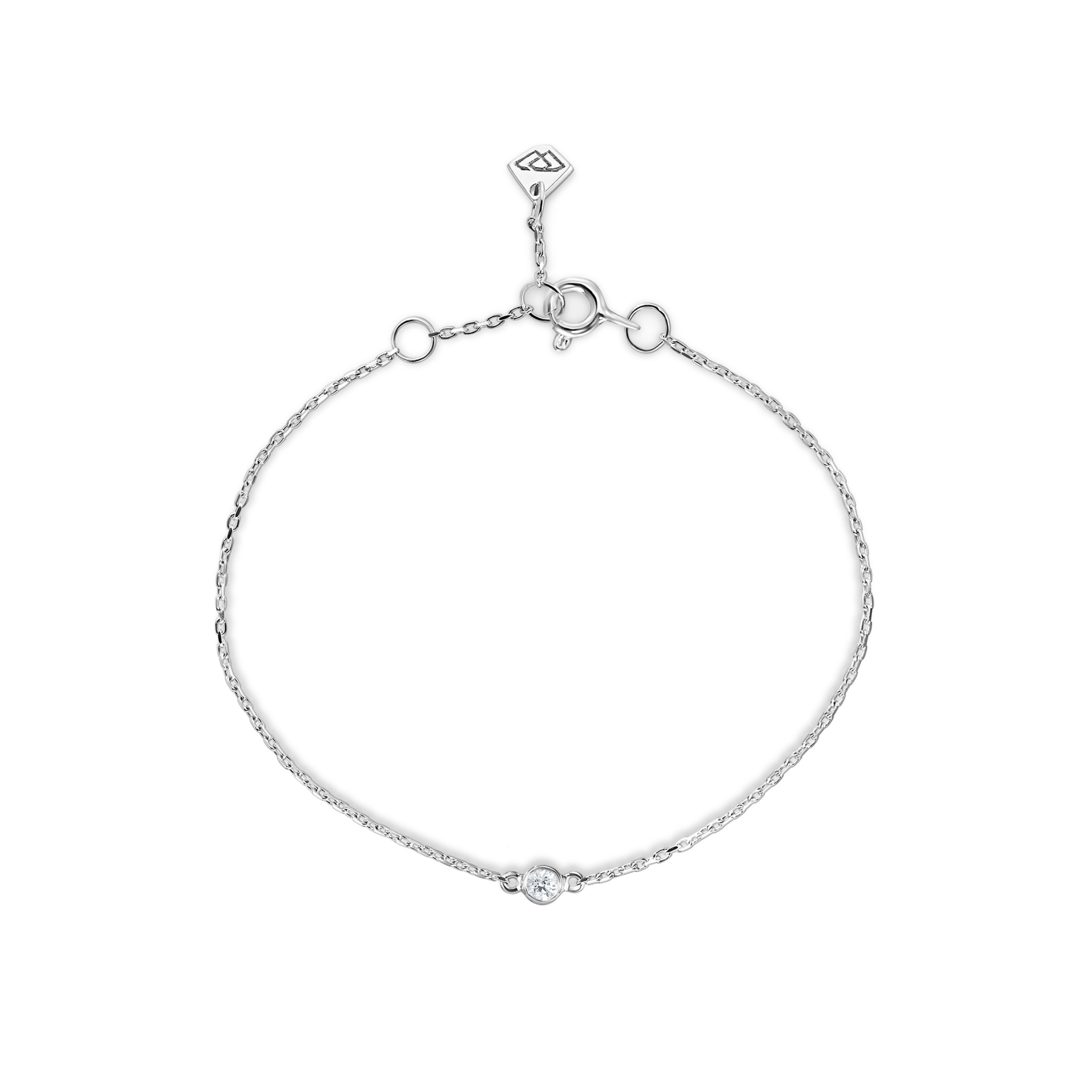 White gold circle bracelet with diamond