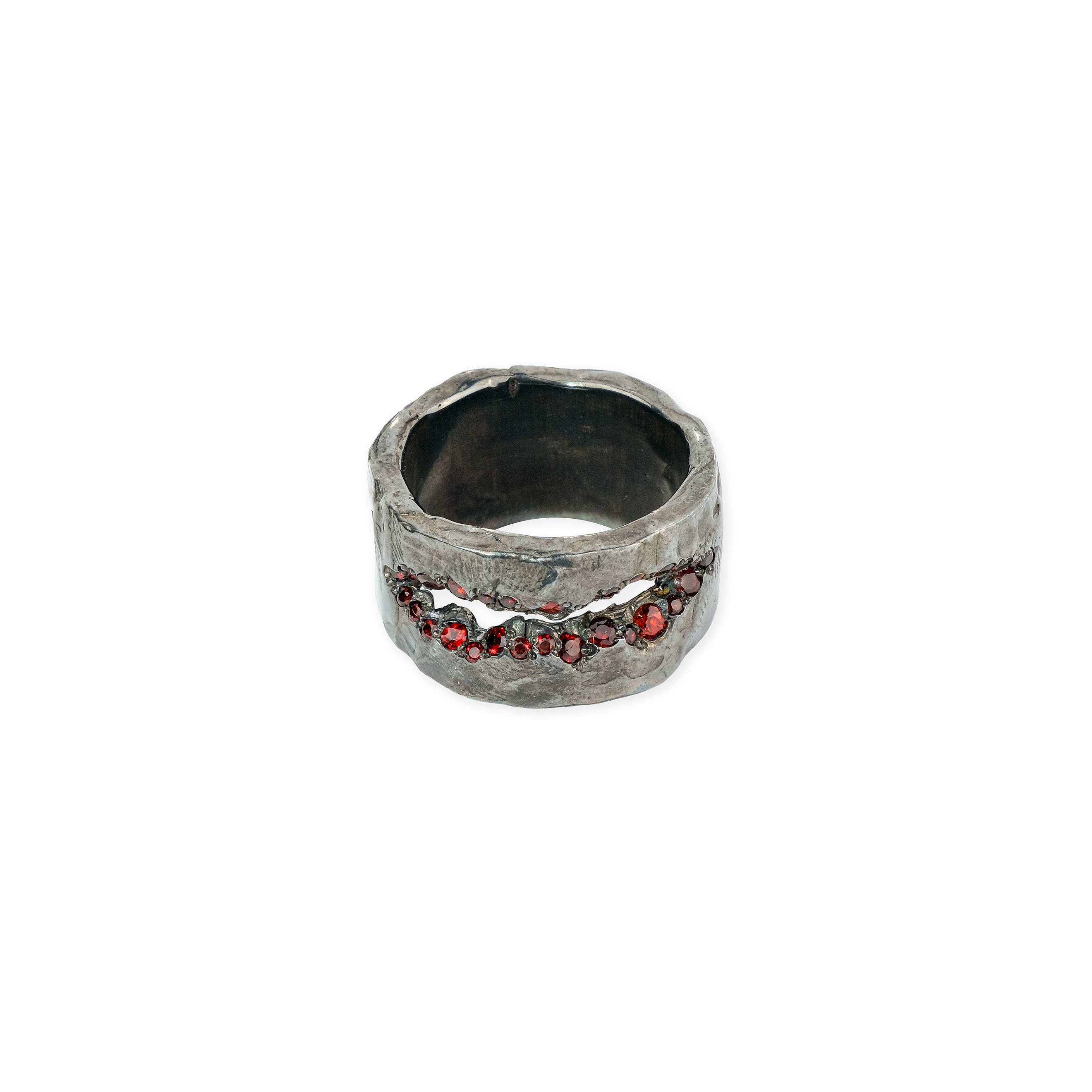 Широкие кольца Kintsugi Jewelry Кольцо Crave серебряное с гранатами