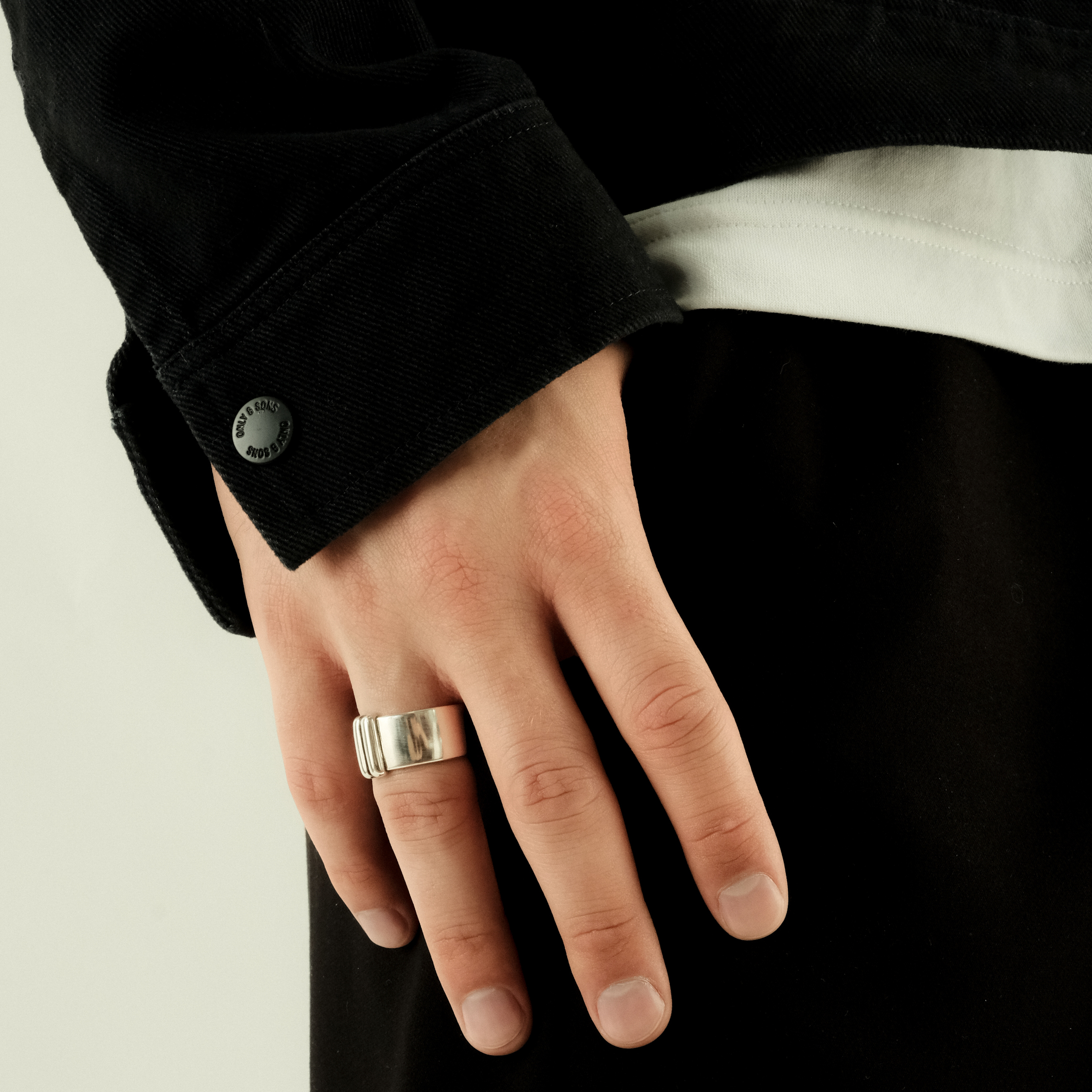Серебристое кольцо из латуни Halley