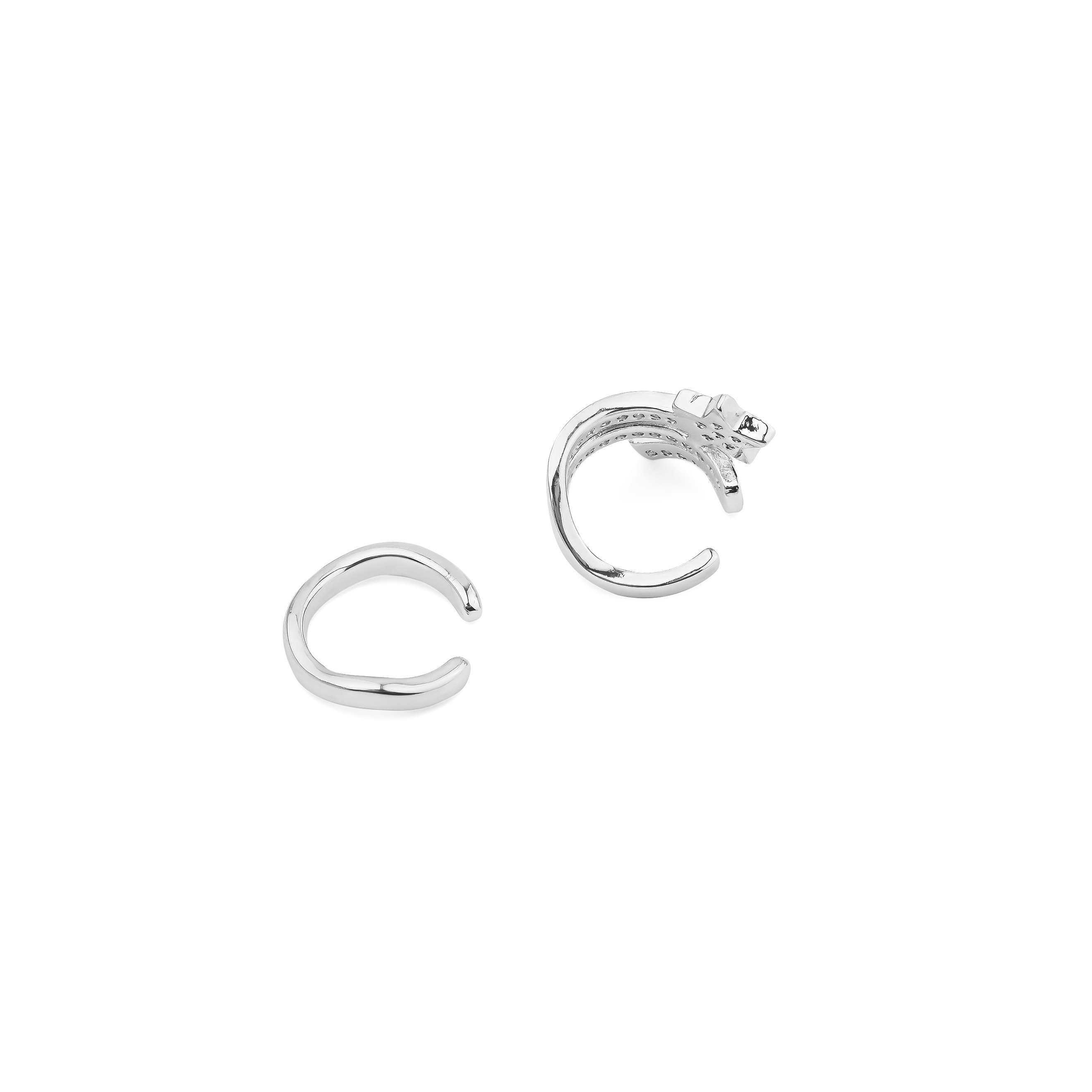 Silver set of cuffs with a star