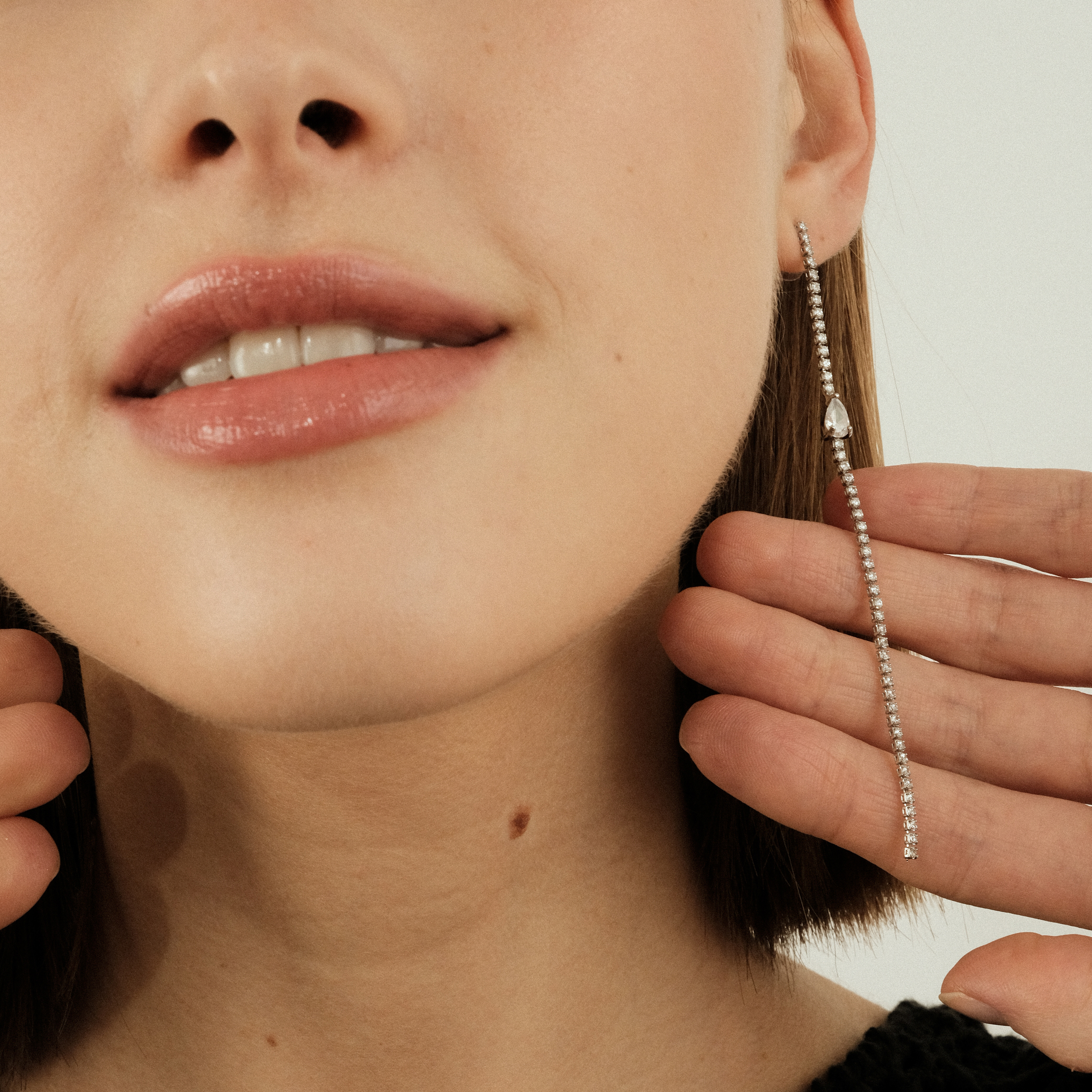 chain earrings with crystals