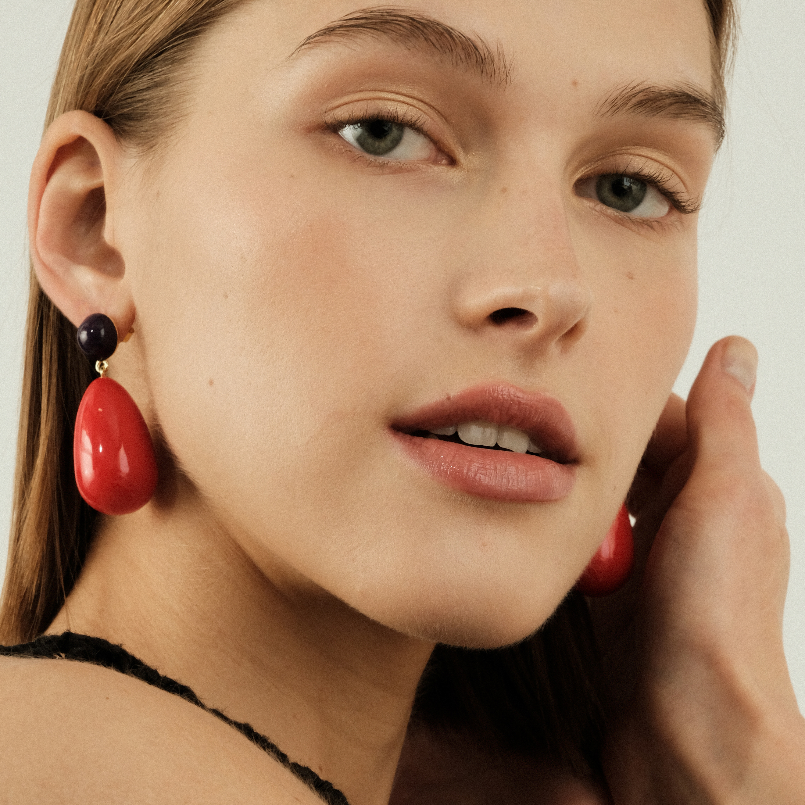 Gold-plated earrings with red and purple enamel