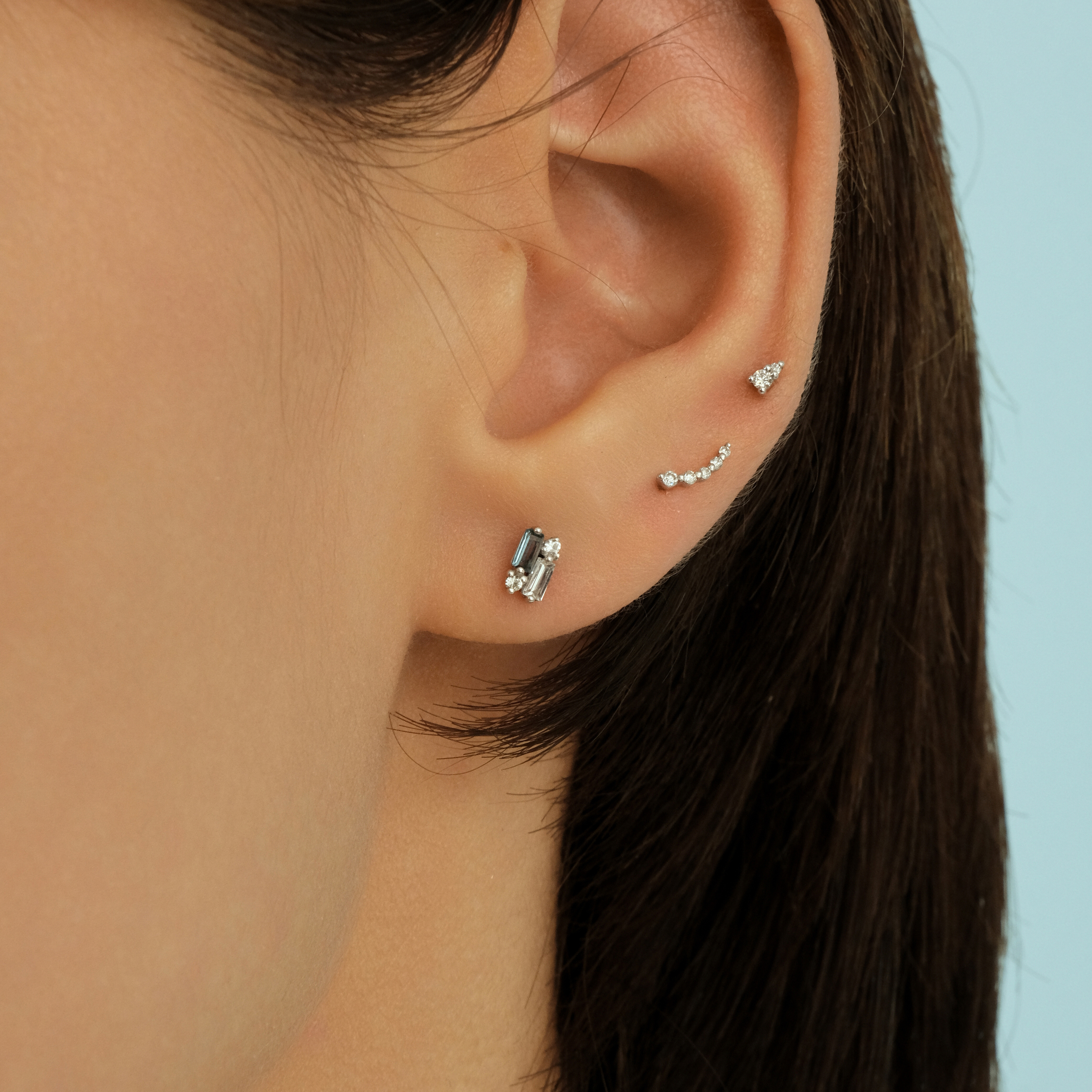 Earrings made of white gold with diamonds