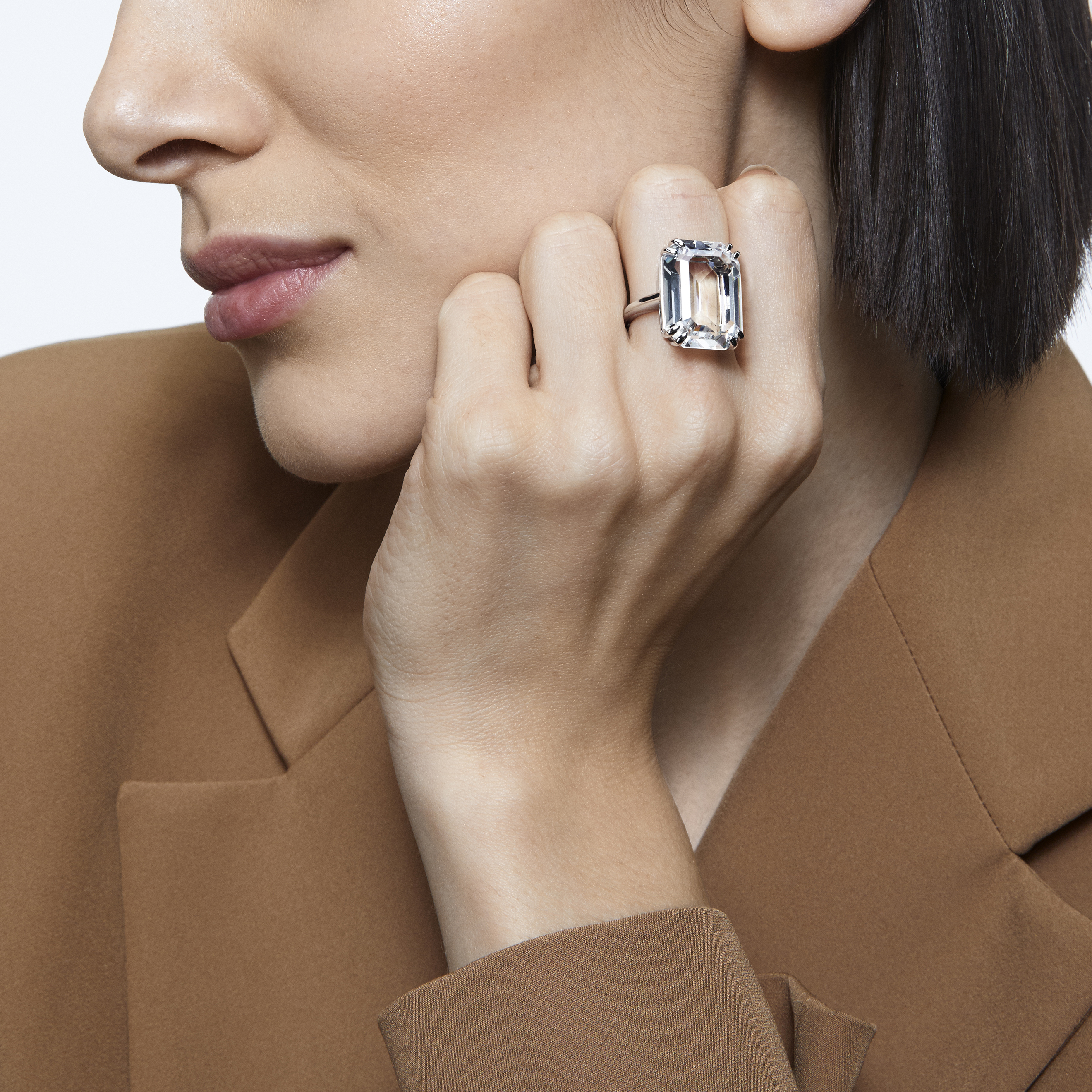 MESMERA: кольцо с кристаллом Swarovski