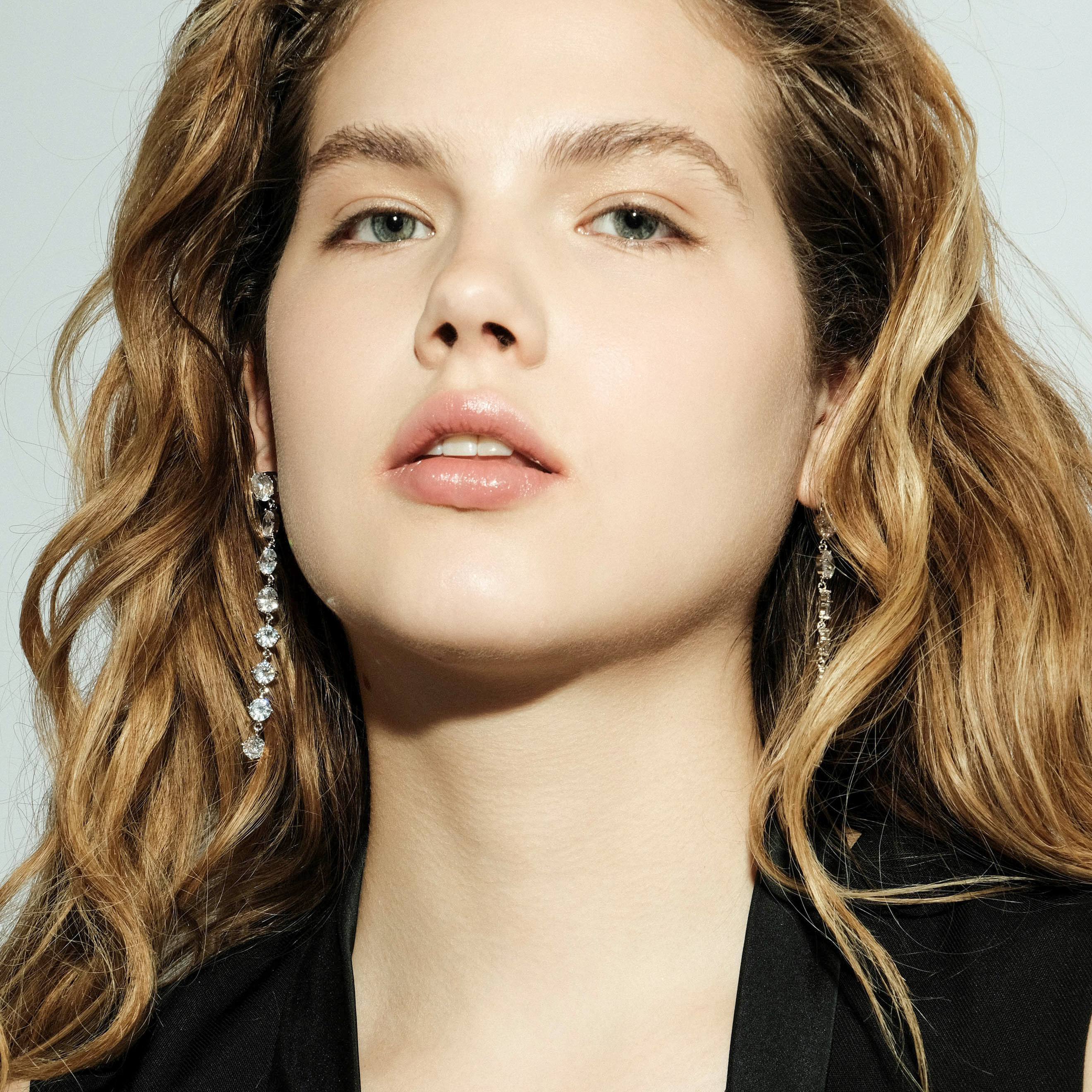 earrings with round crystals of different shapes