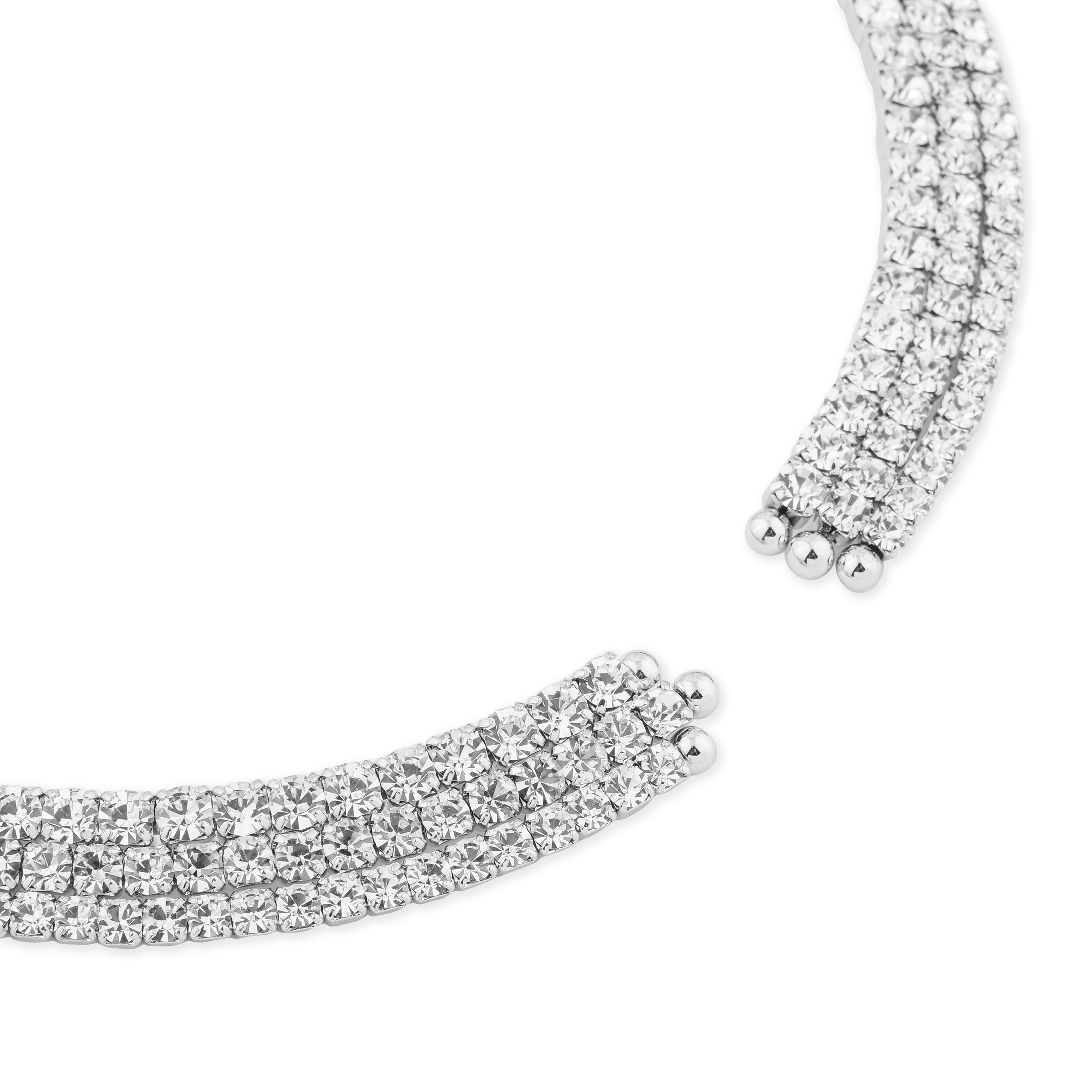 Choker necklace made of 3 rows of crystals