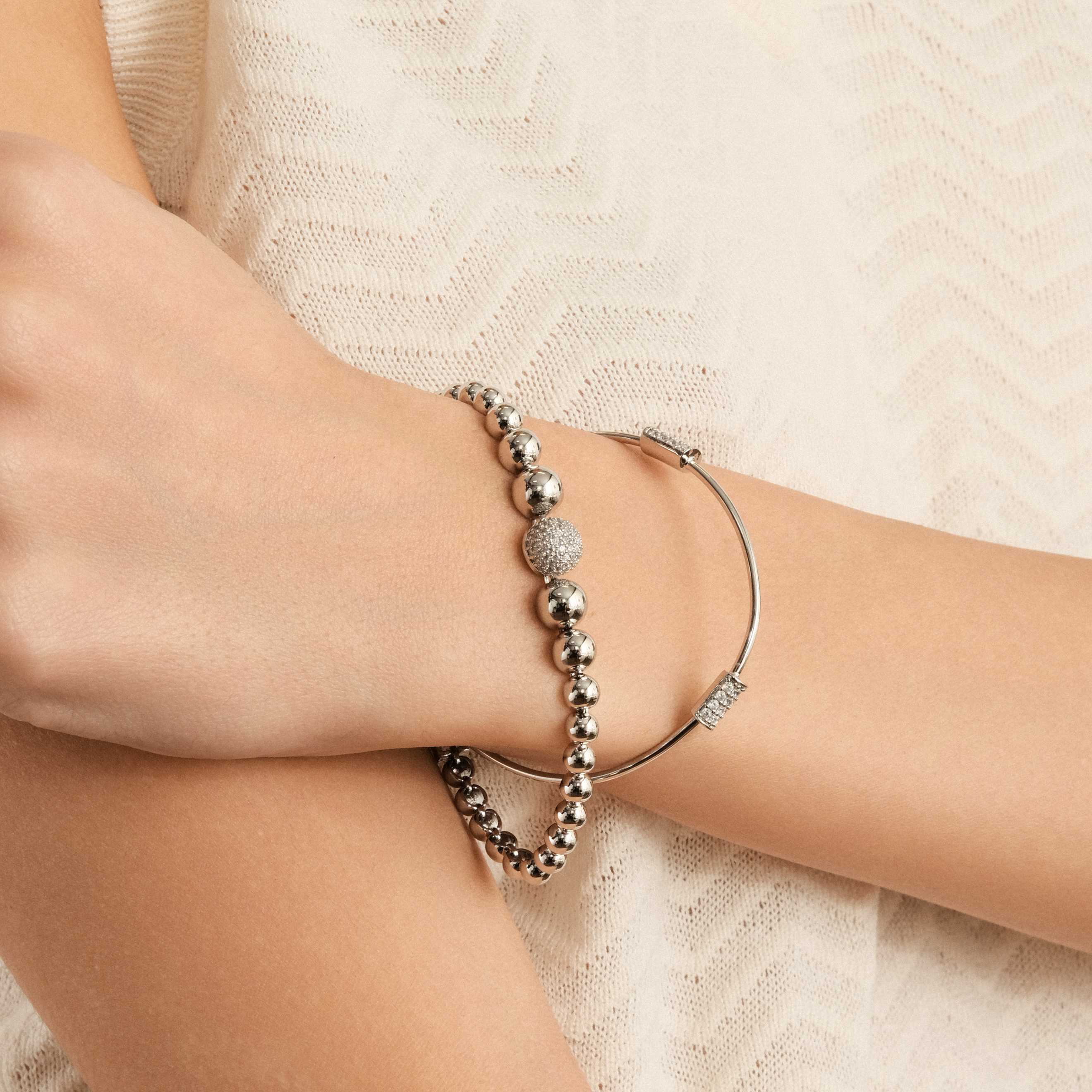 Silver bracelet with crystal inserts