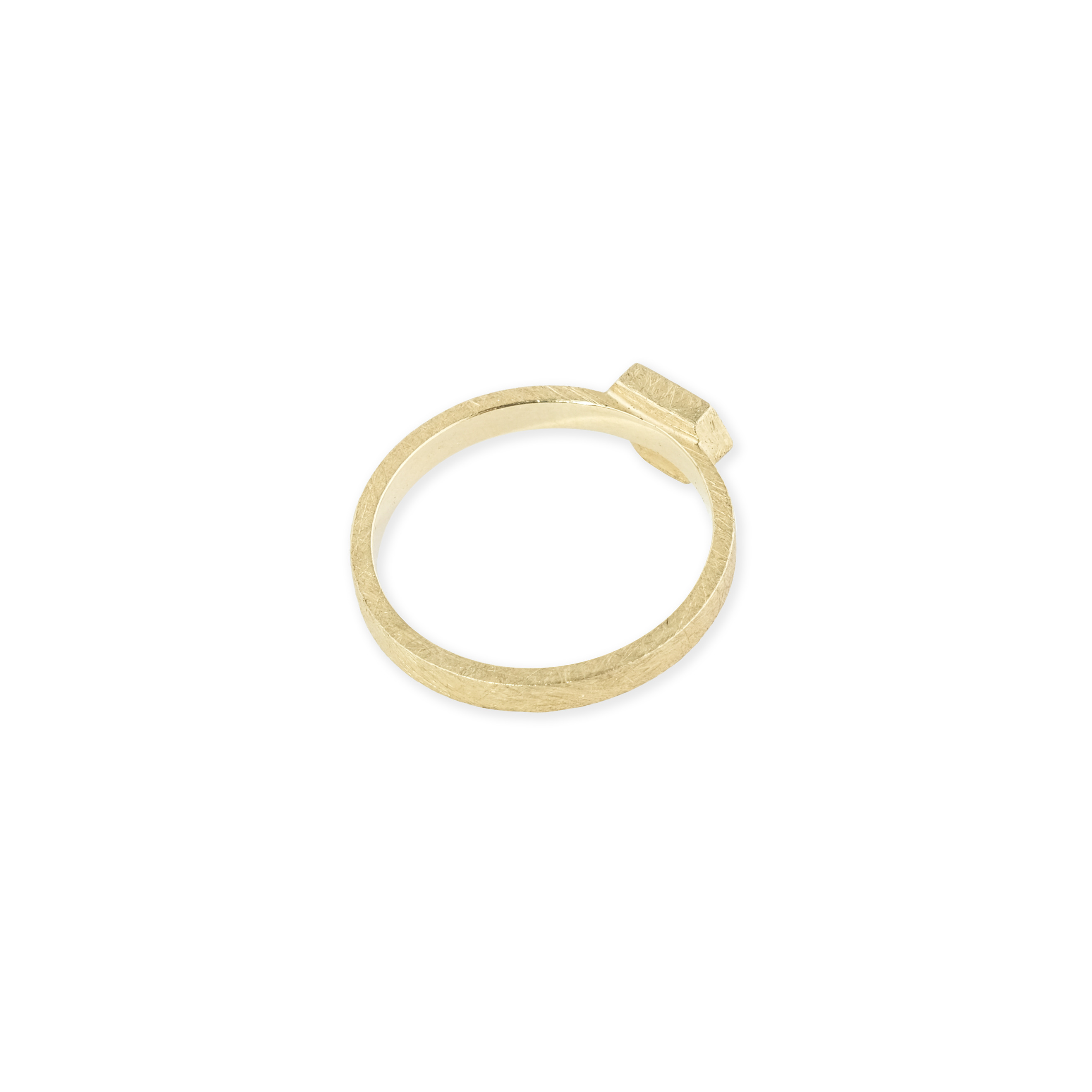 Fragile rose gold ring with diamond