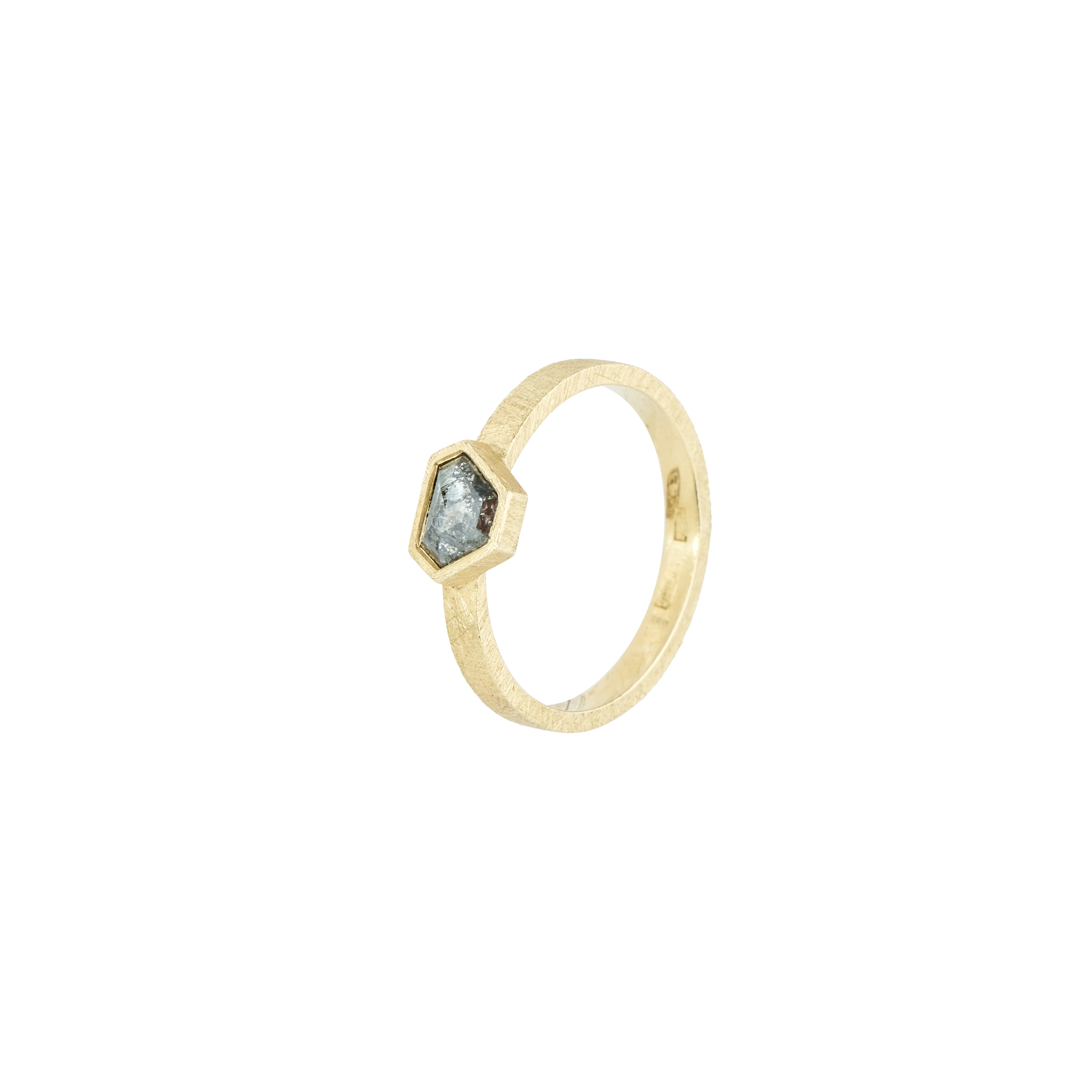 Fragile rose gold ring with diamond