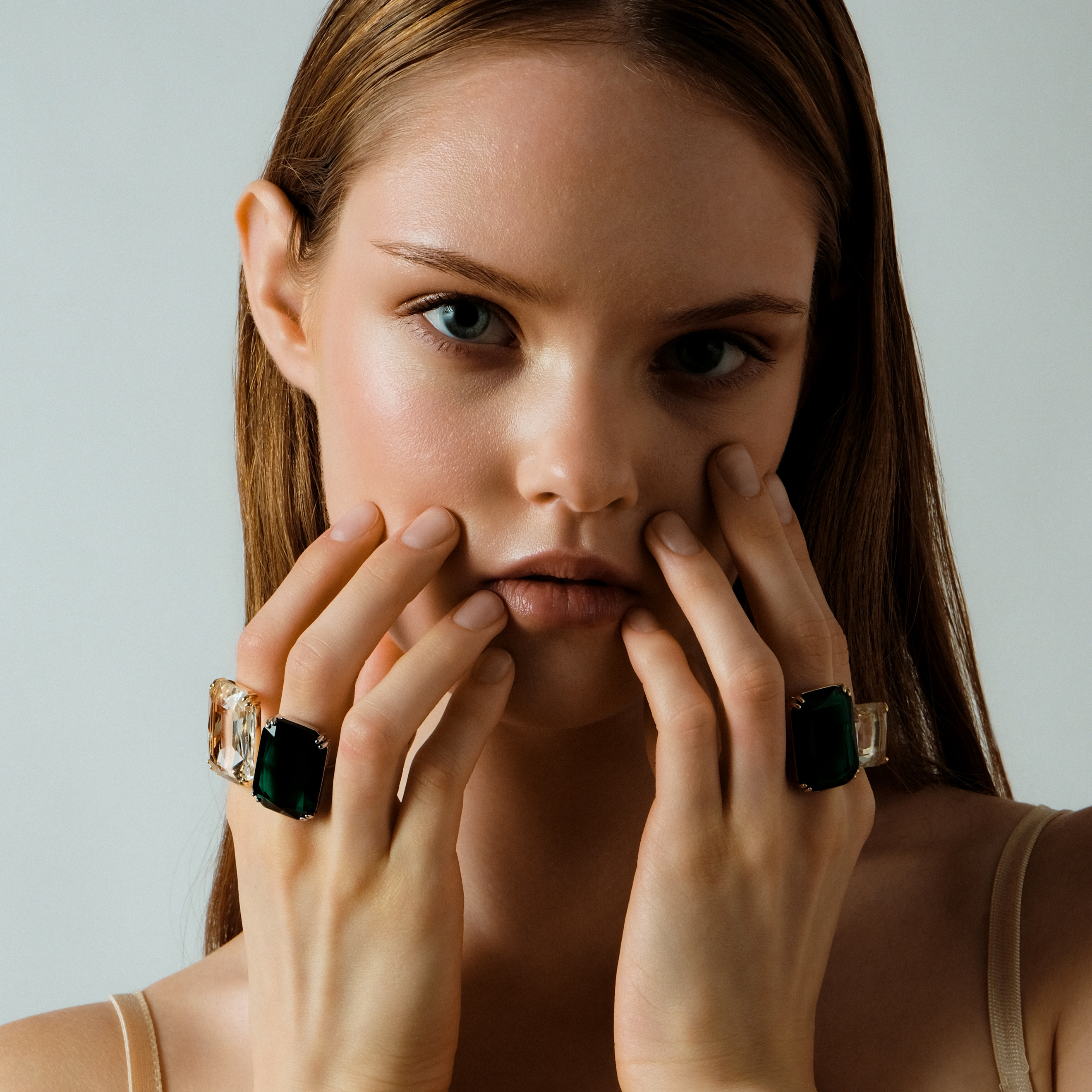 ring with rectangular crystal