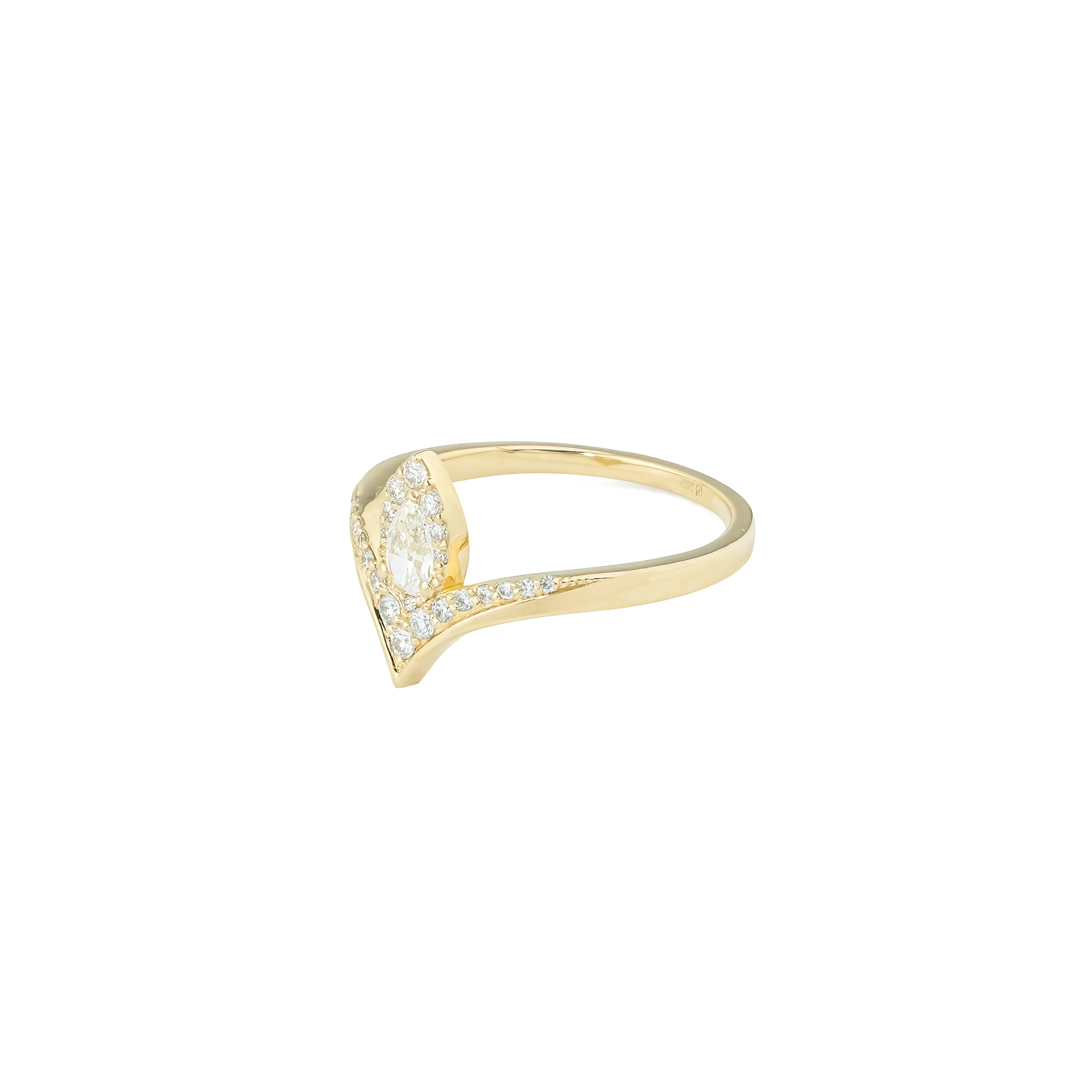 Gold ring with a pavé of diamonds