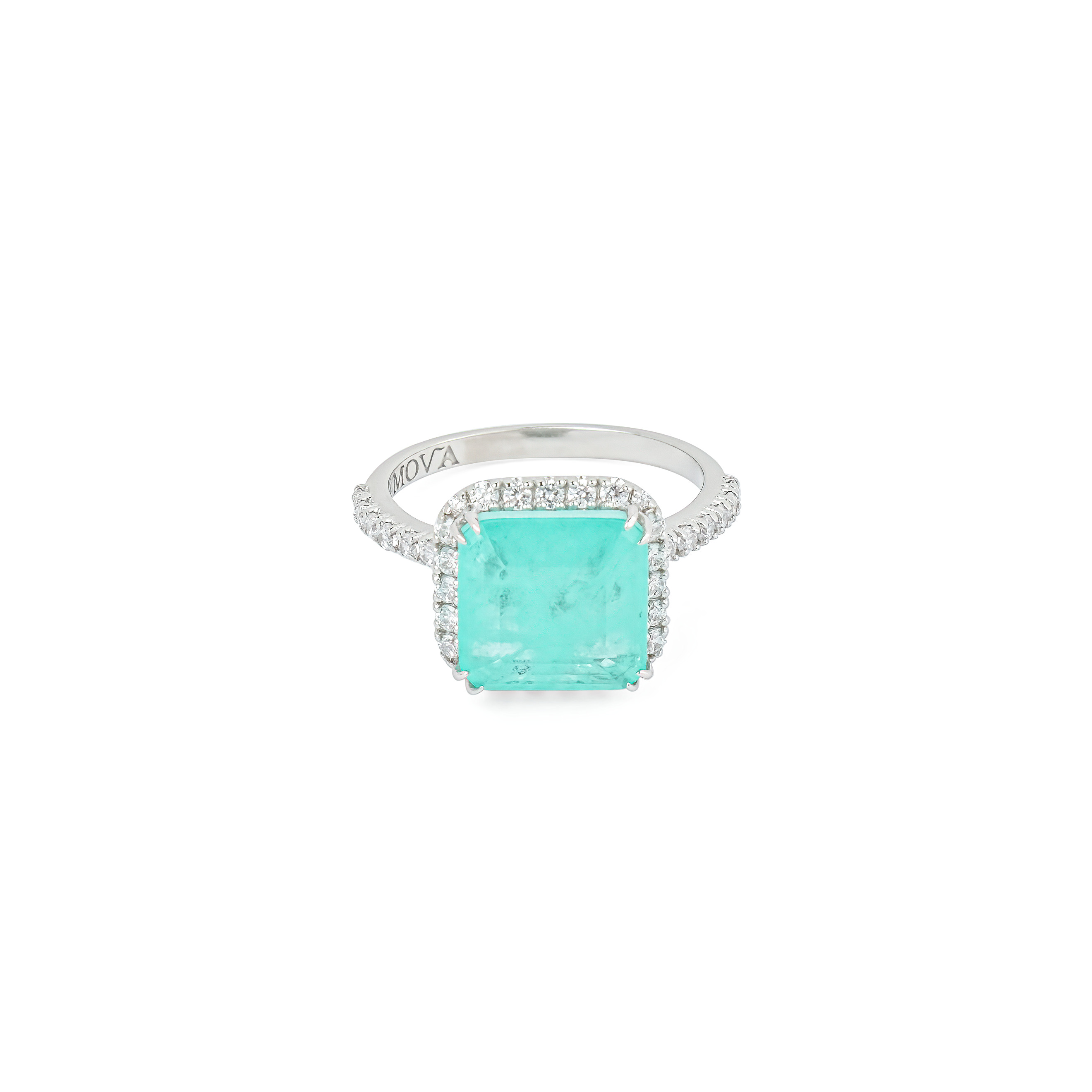 Ring with emerald quartz and fabulites