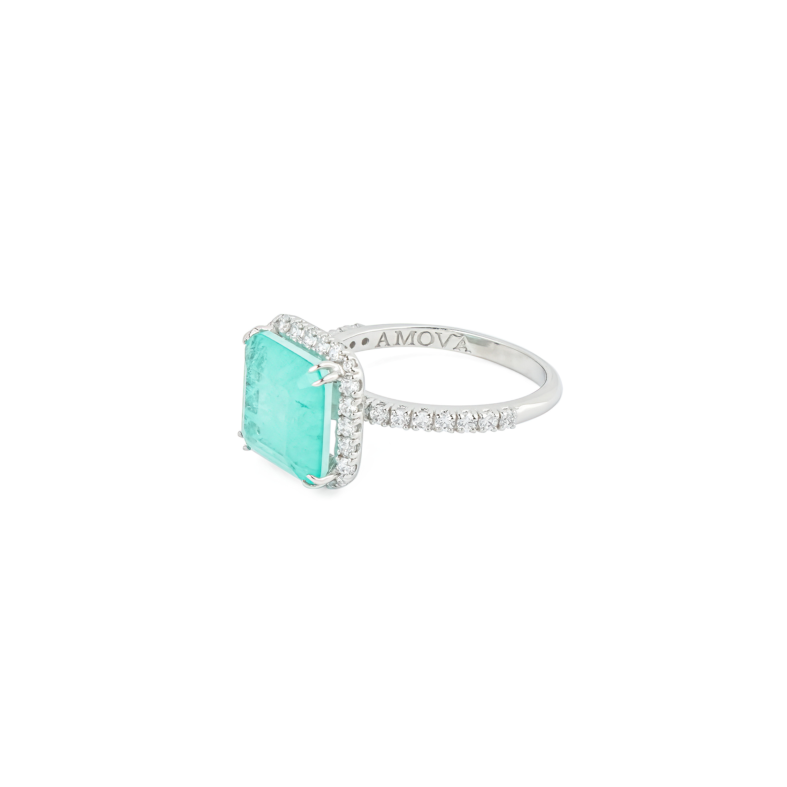 Ring with emerald quartz and fabulites
