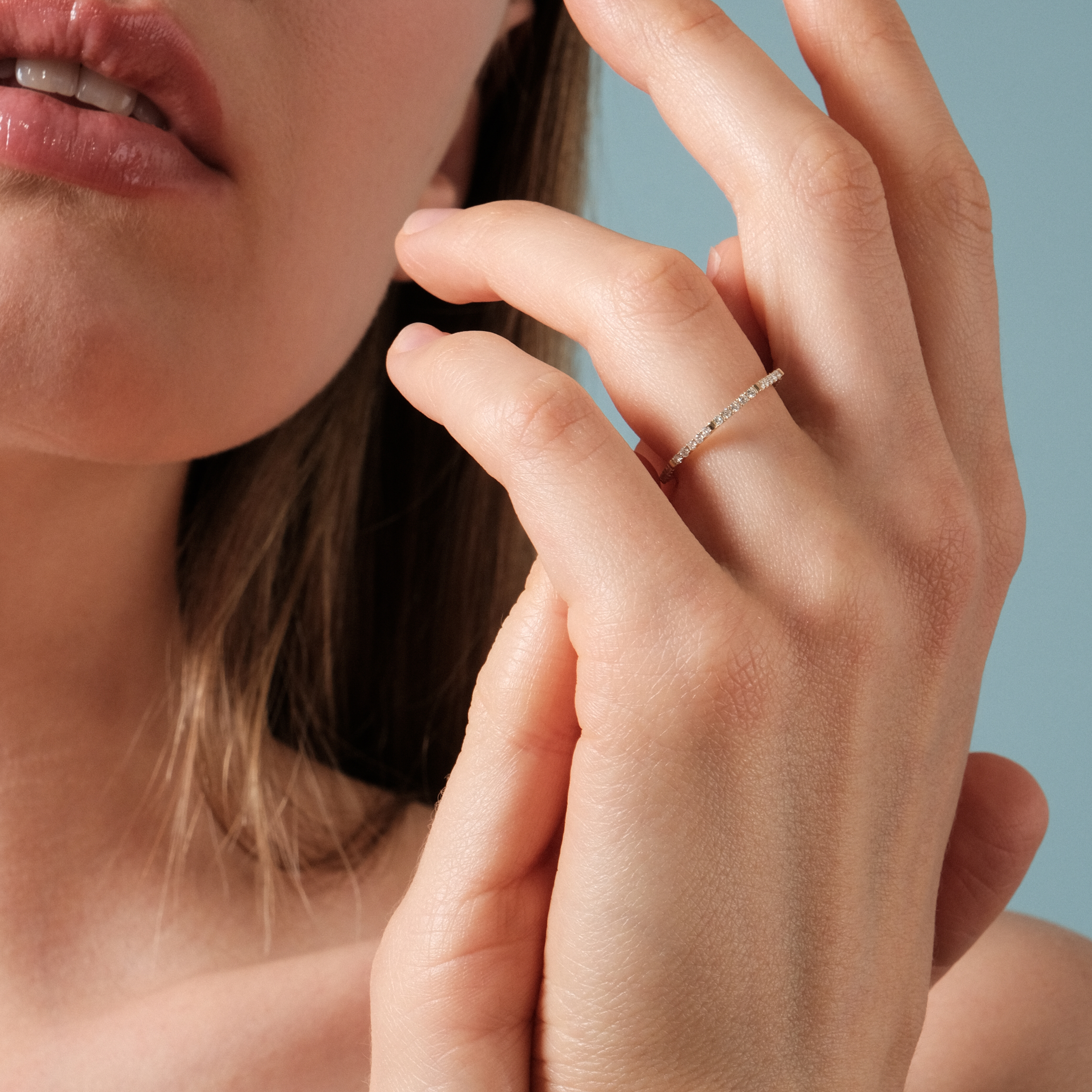 Тонкие кольца Vertigo Jewellery Lab Кольцо HEXO diamond с дорожой из бриллиантов
