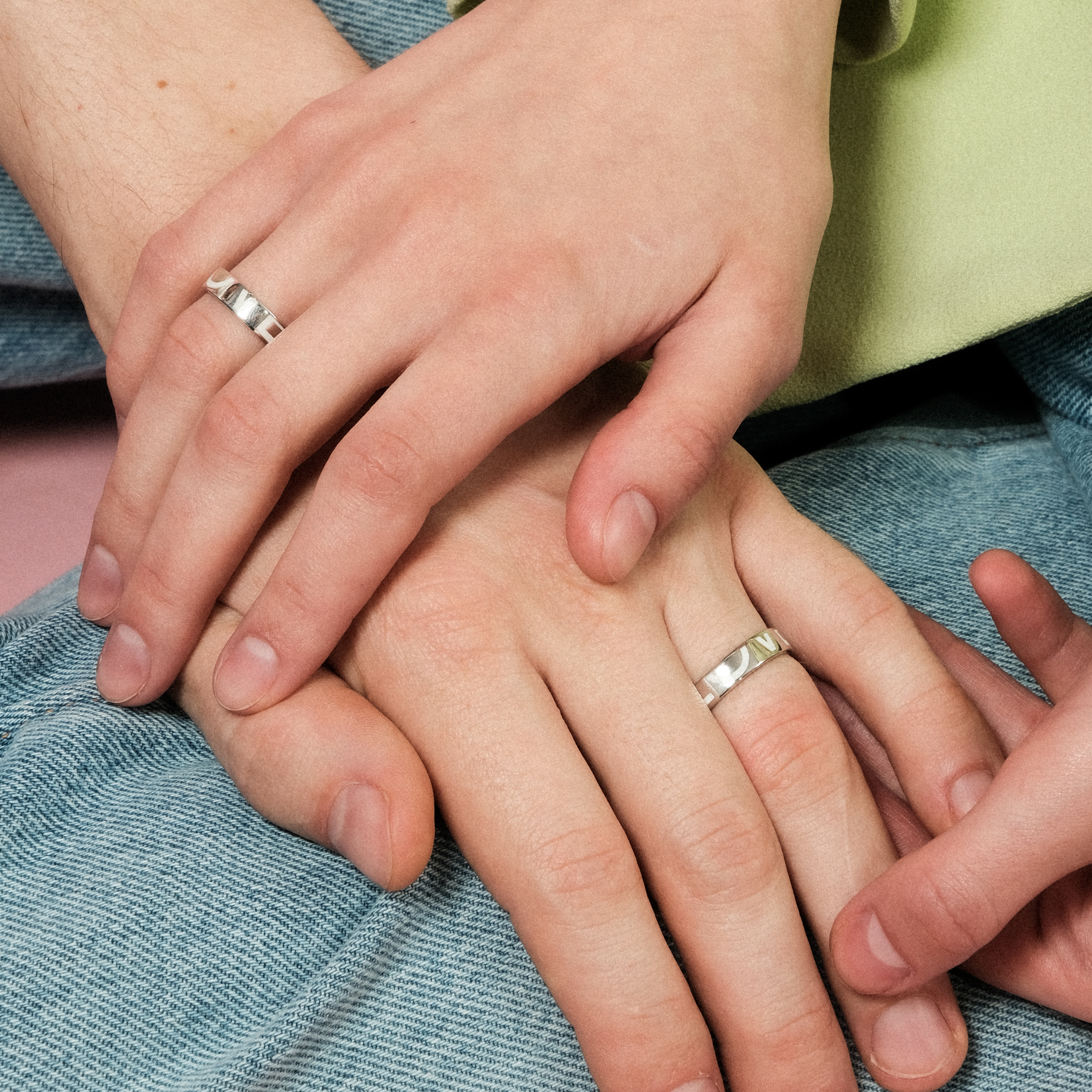 Кольцо из серебра 1 половина love белое