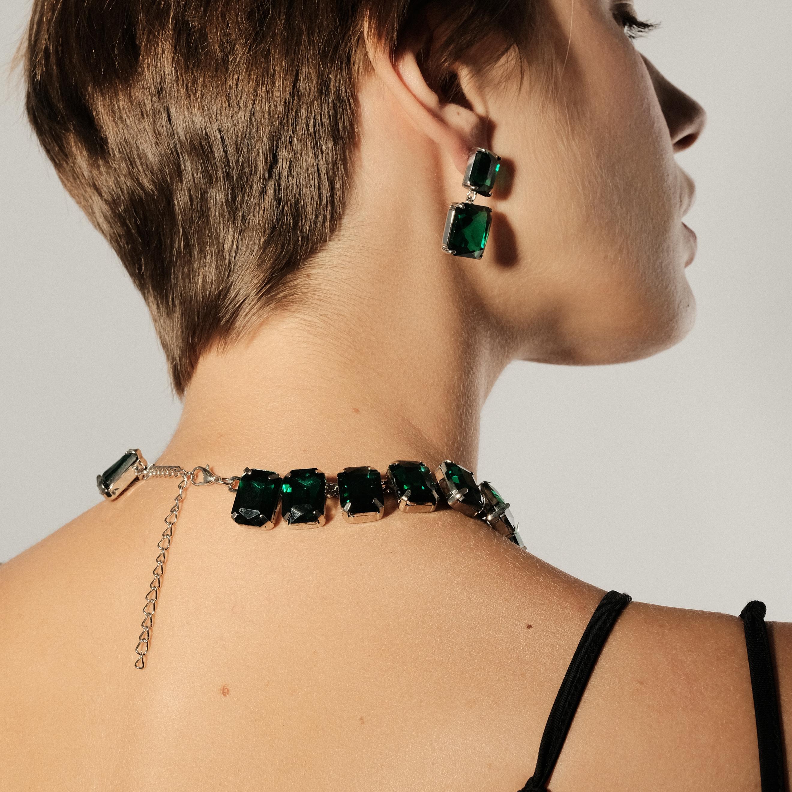 Necklace with large green crystals