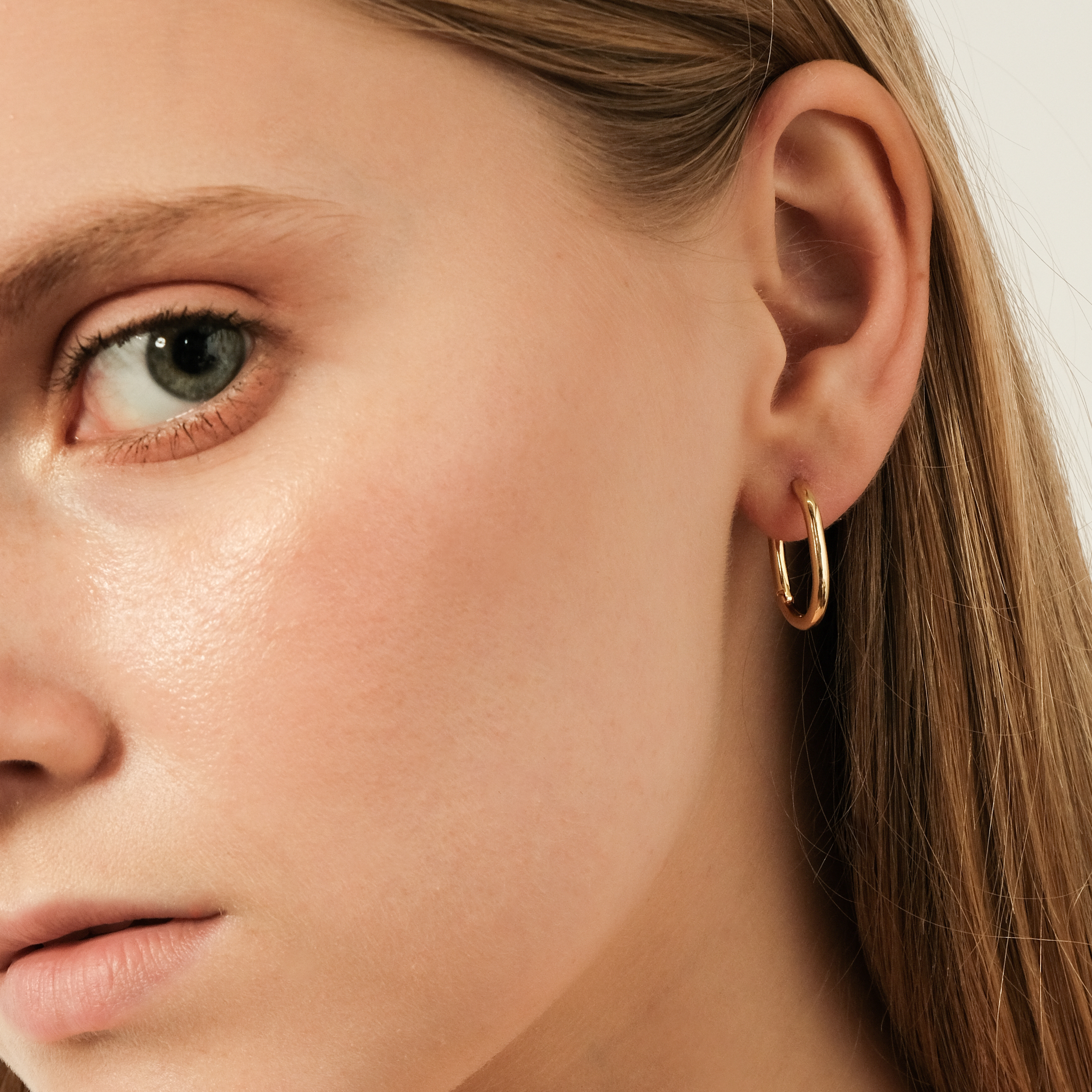 Asymmetric Pearl Ring Earrings with Hand