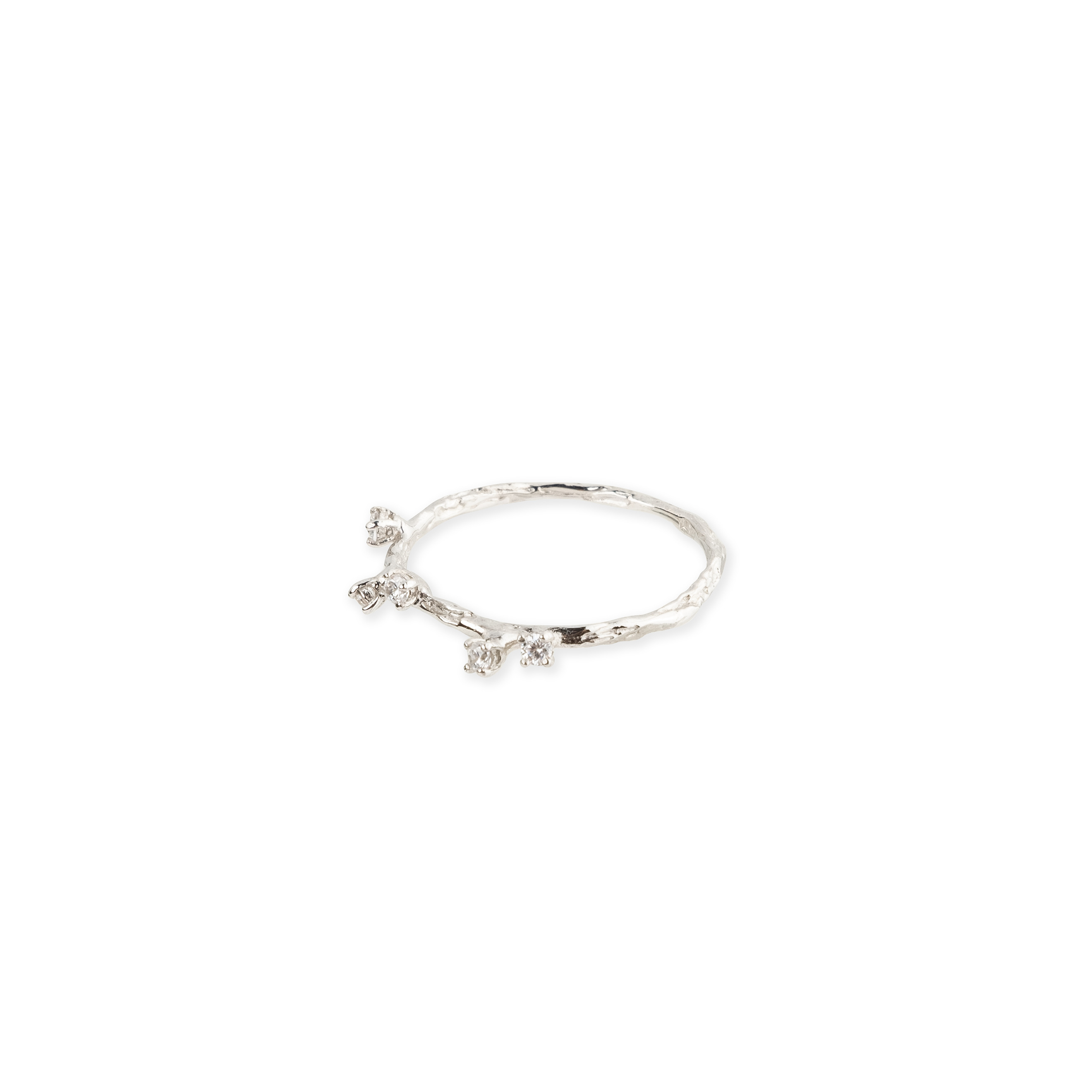 Thin ring with 5 crystals