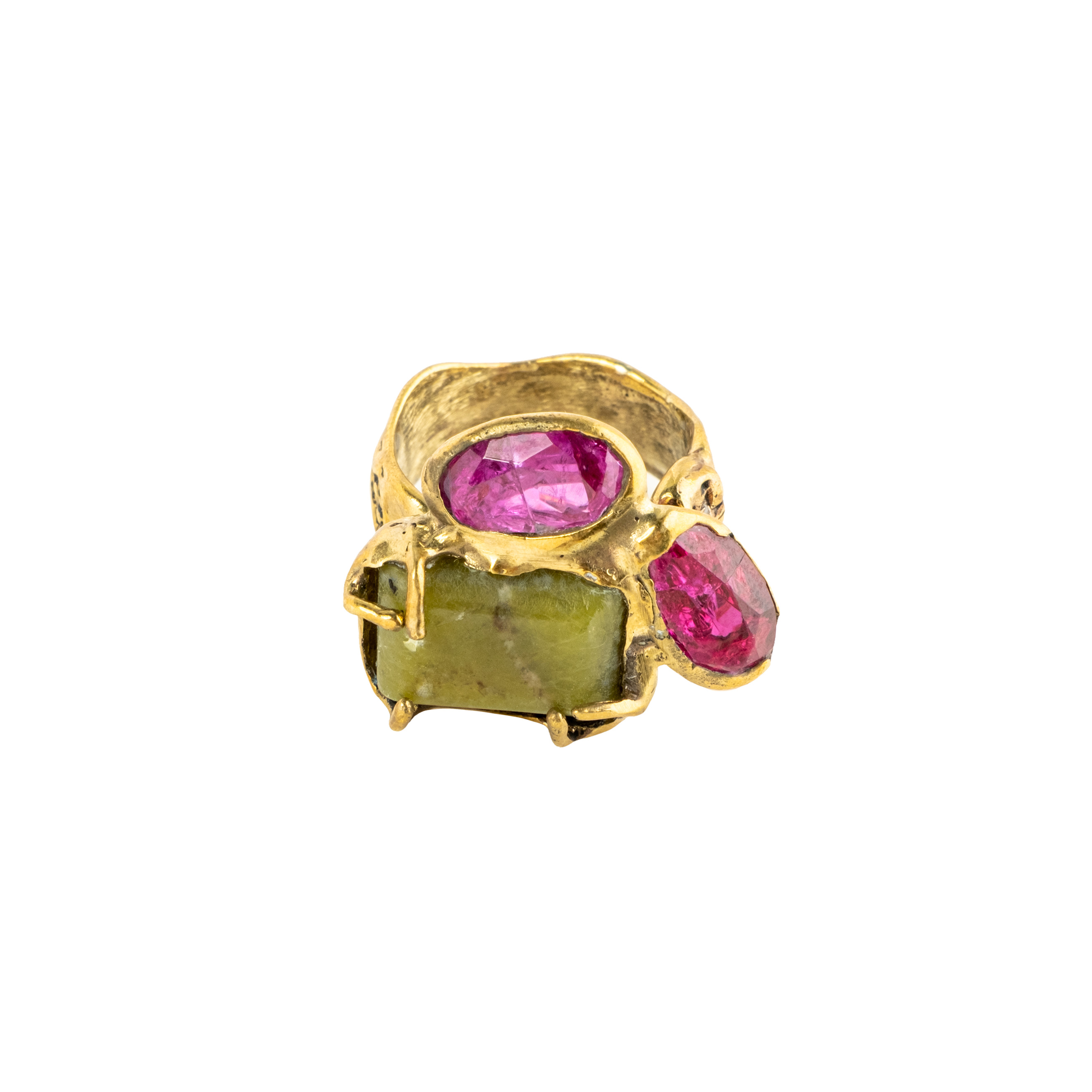 Кольцо из латуни с синтетическим рубином