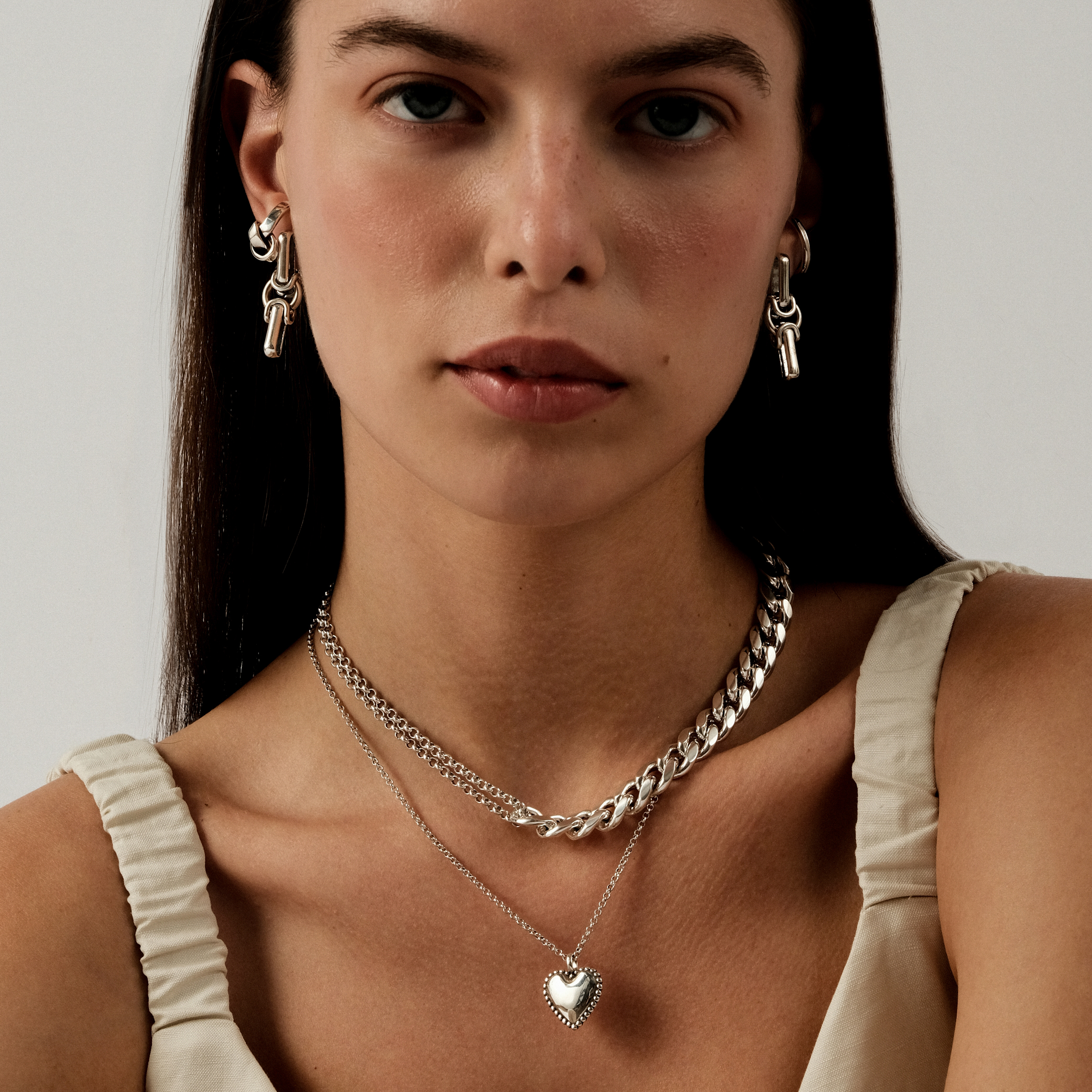 Серебристое колье Wanda из латуни