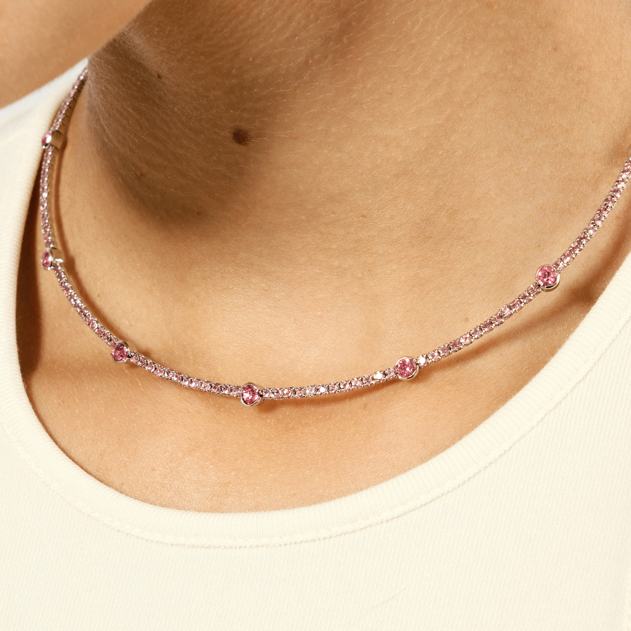 Silver choker with pink crystals