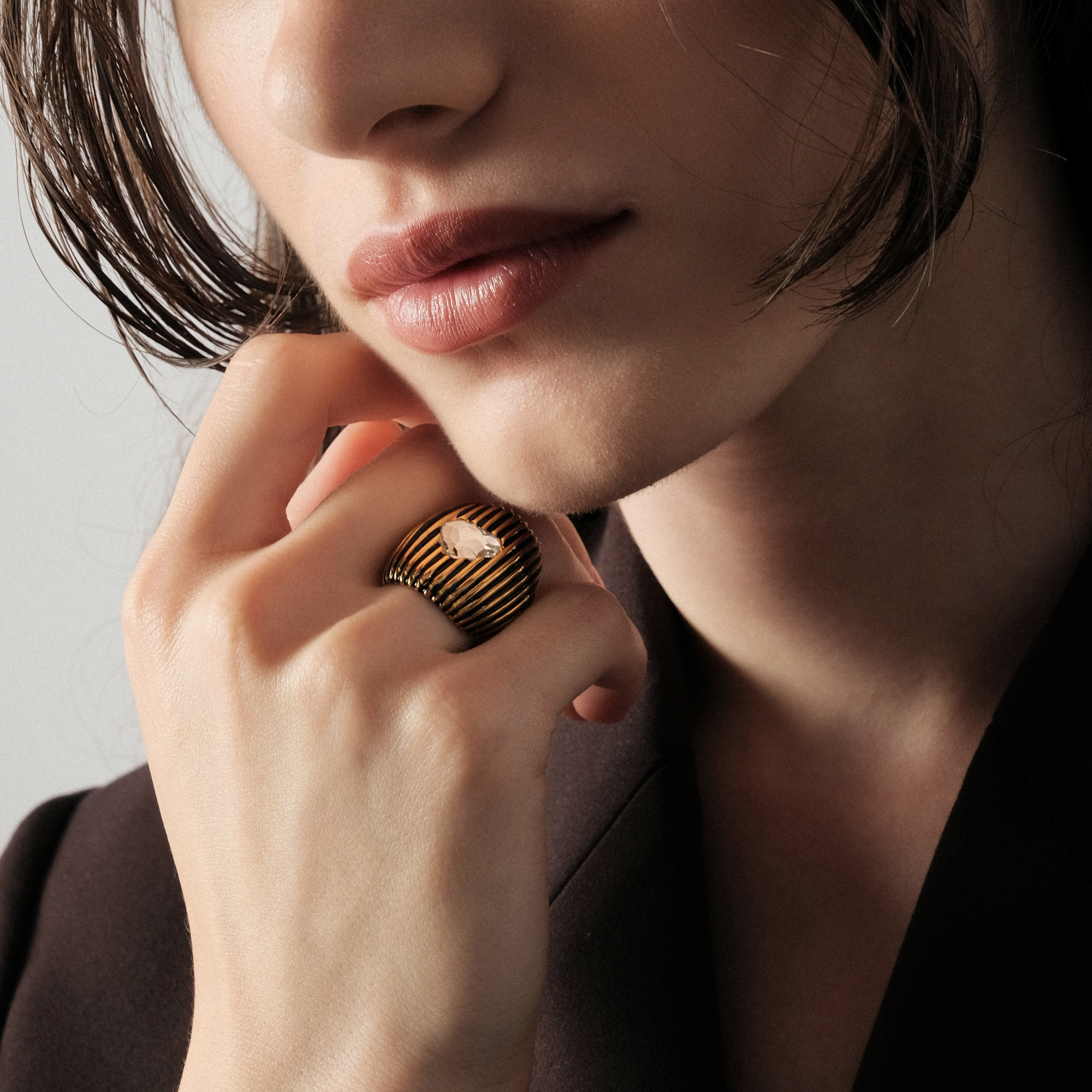COR CHRYSTAL RING - blown ring with black enamel and white crystal in the form of a heart
