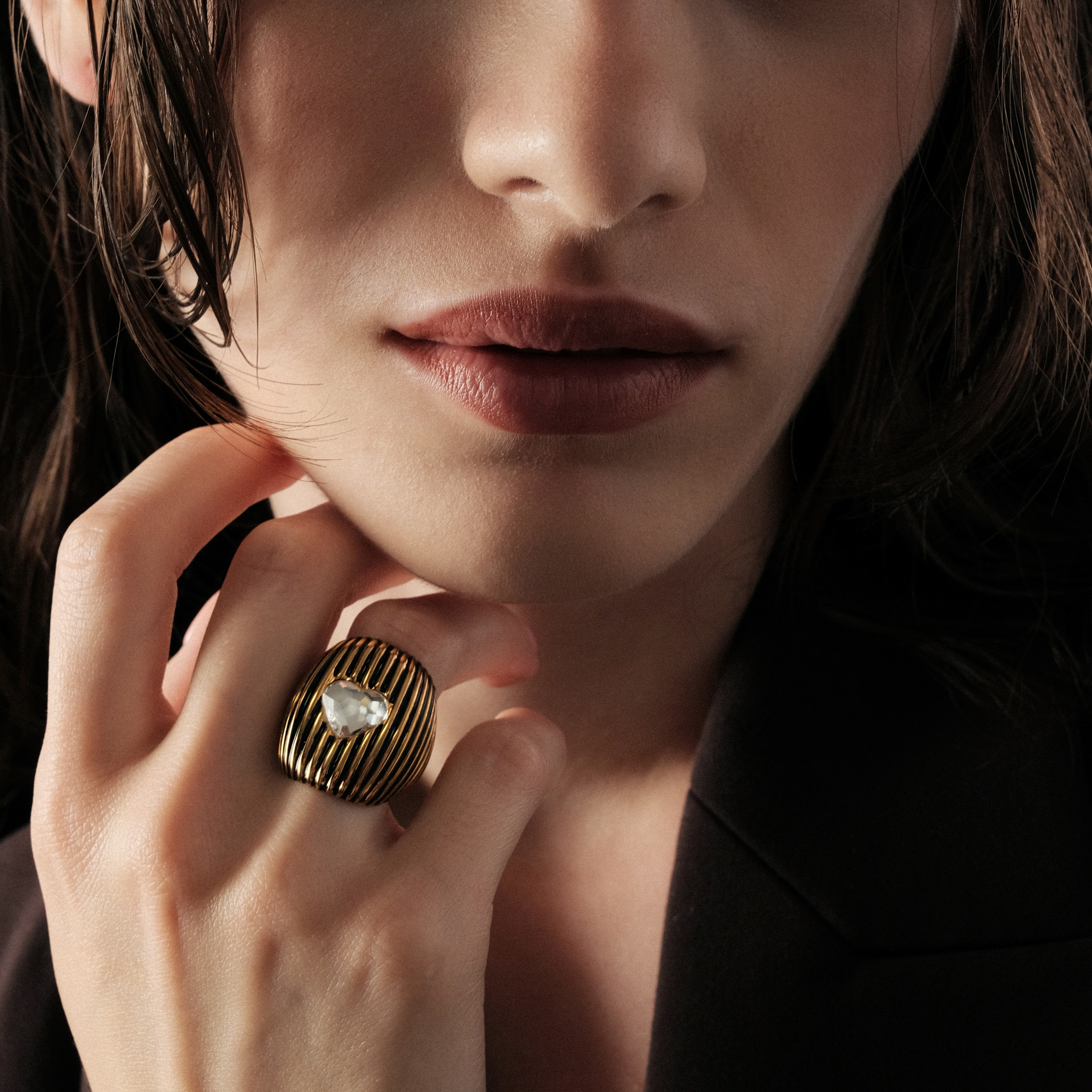 COR CHRYSTAL RING - blown ring with black enamel and white crystal in the form of a heart