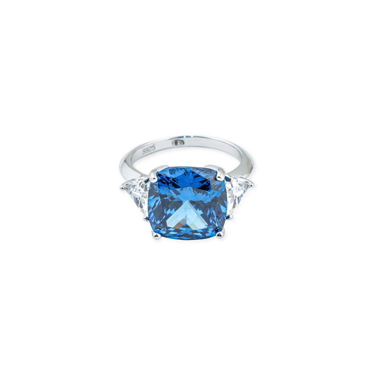 Holy Silver Серебряное кольцо с синим и белыми кристаллами