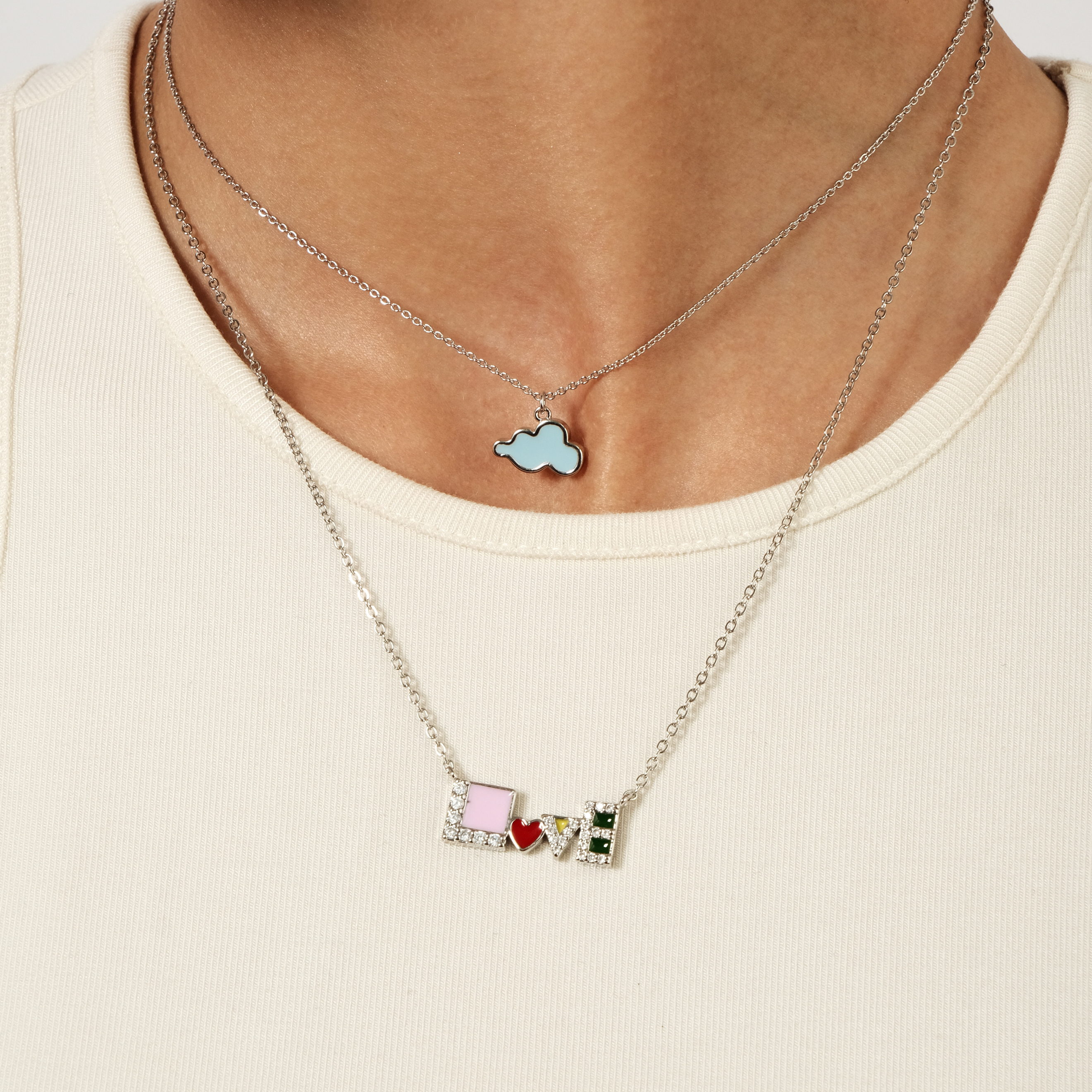 Серебристая цепочка с подвеской LOVE