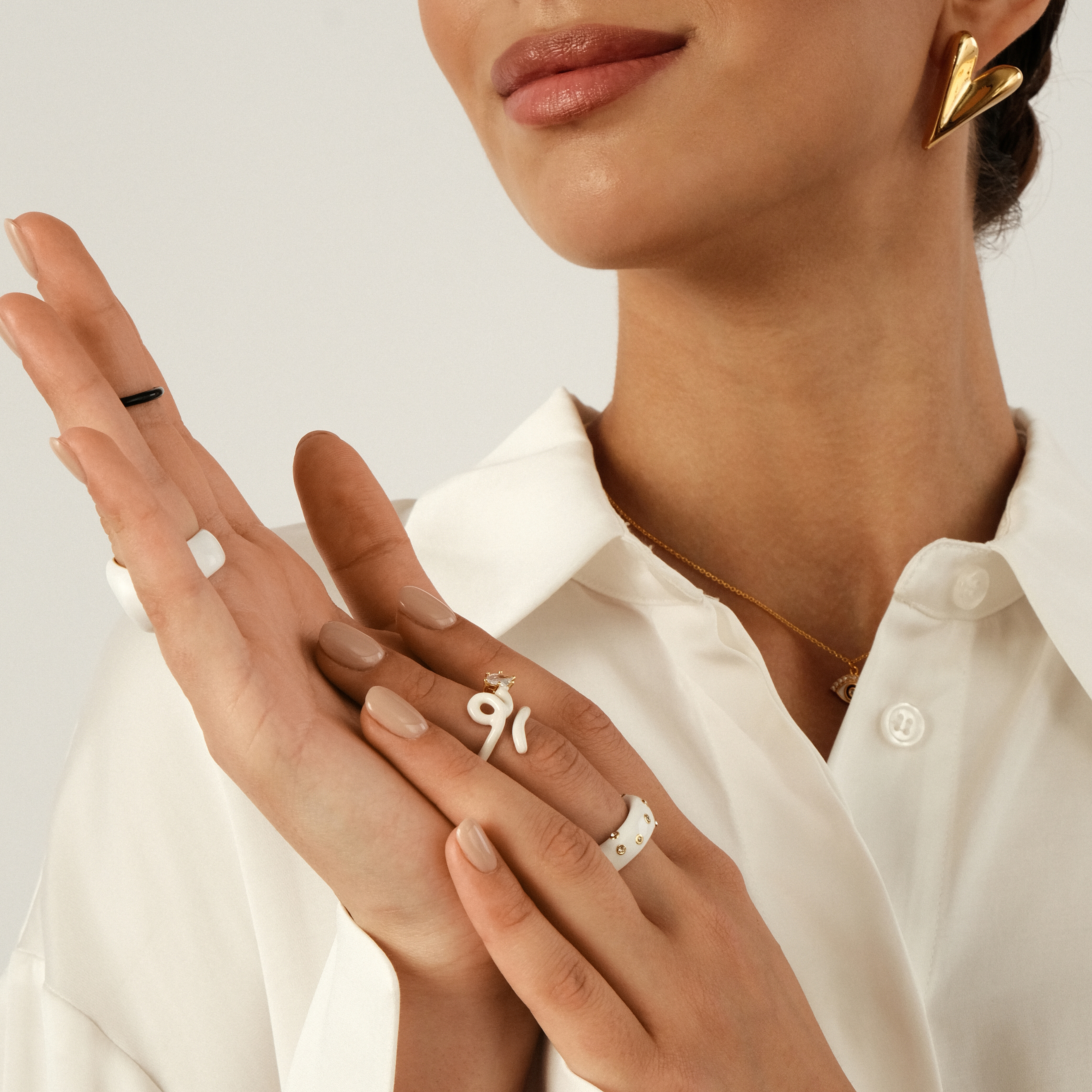 calligraphy white ring with crystal