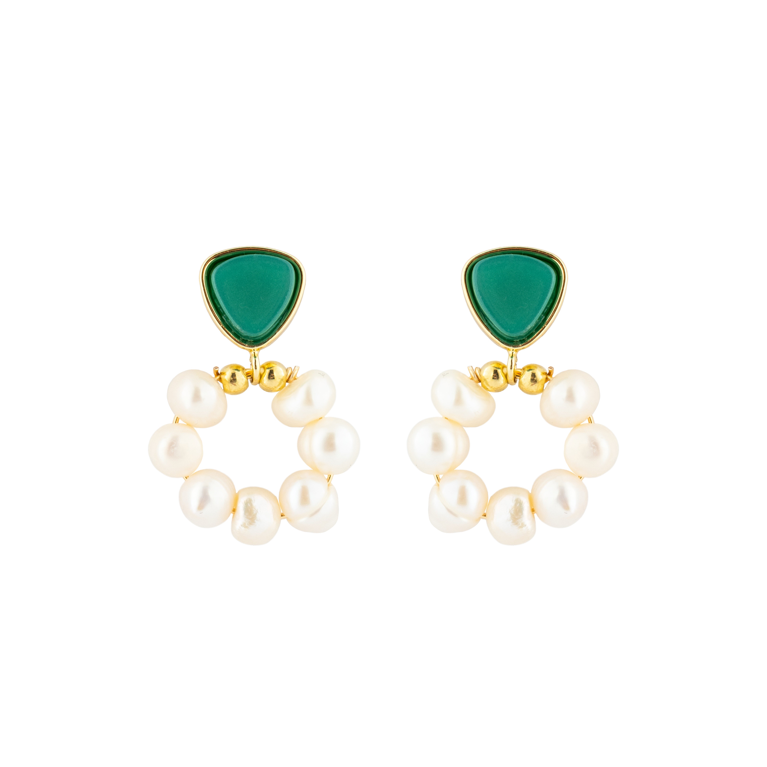 Earrings with green stone and pearls