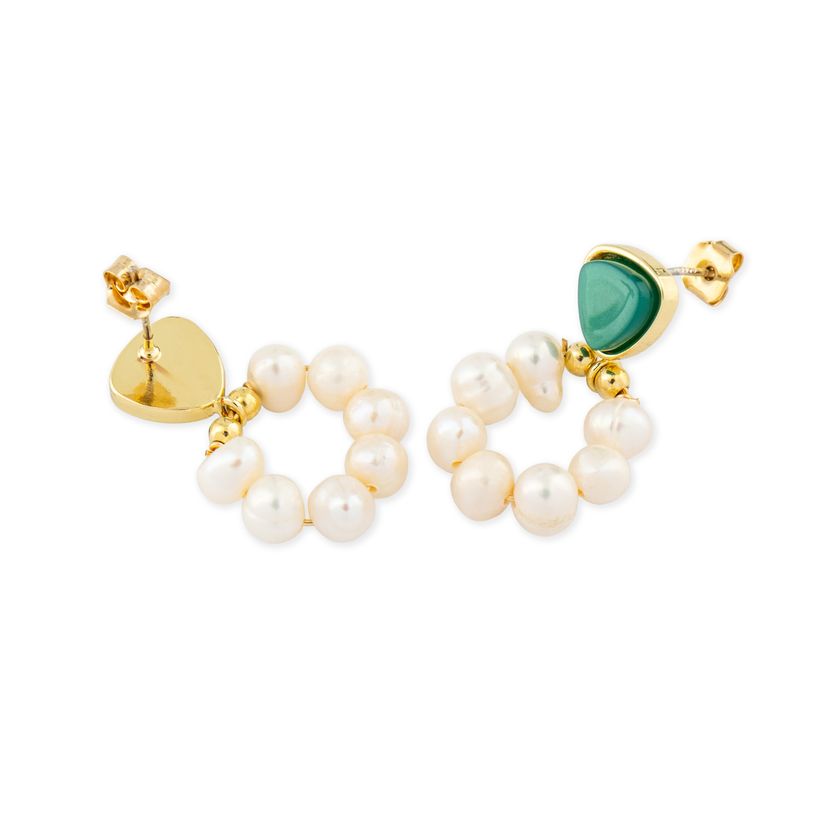 Earrings with green stone and pearls