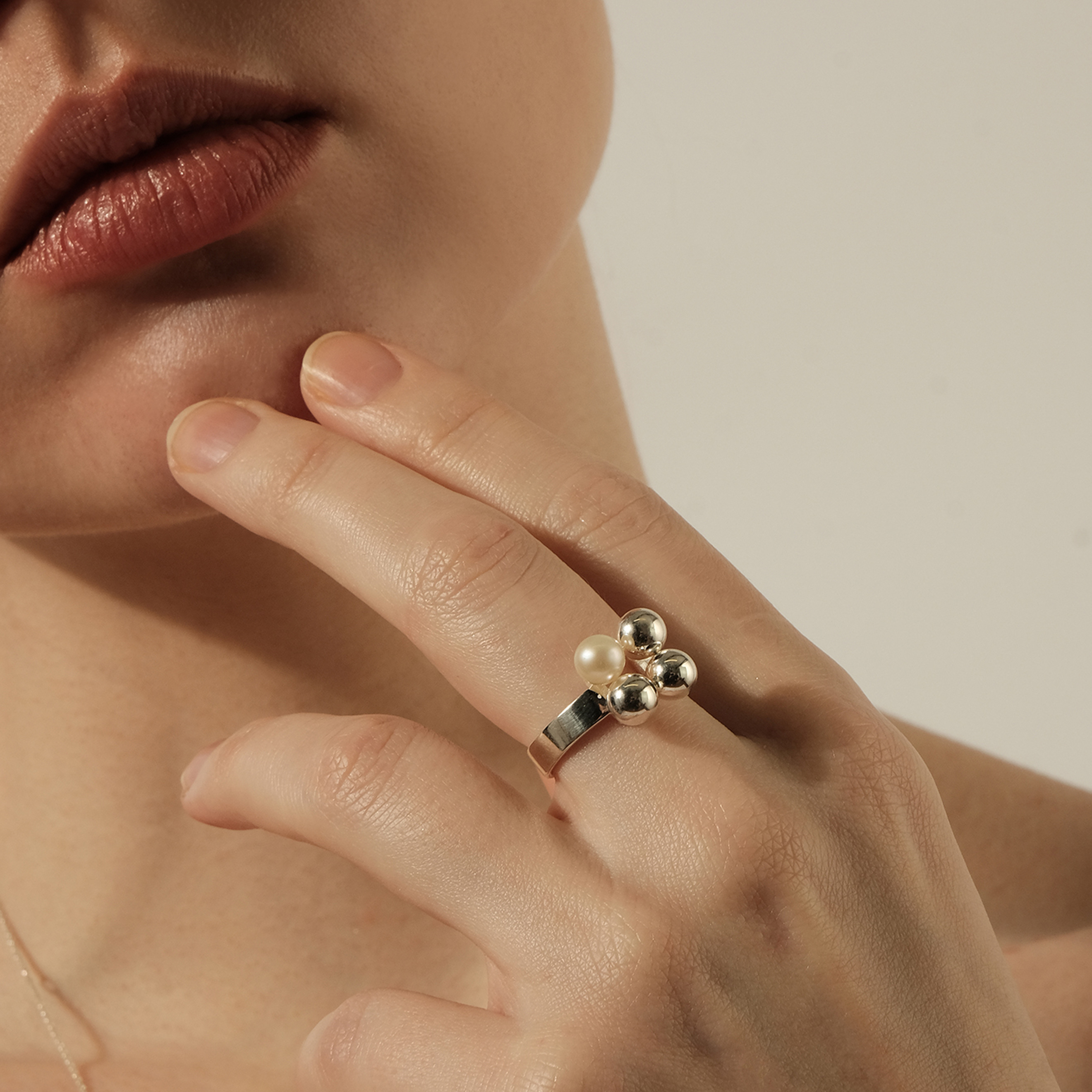 Silver ring with pearl