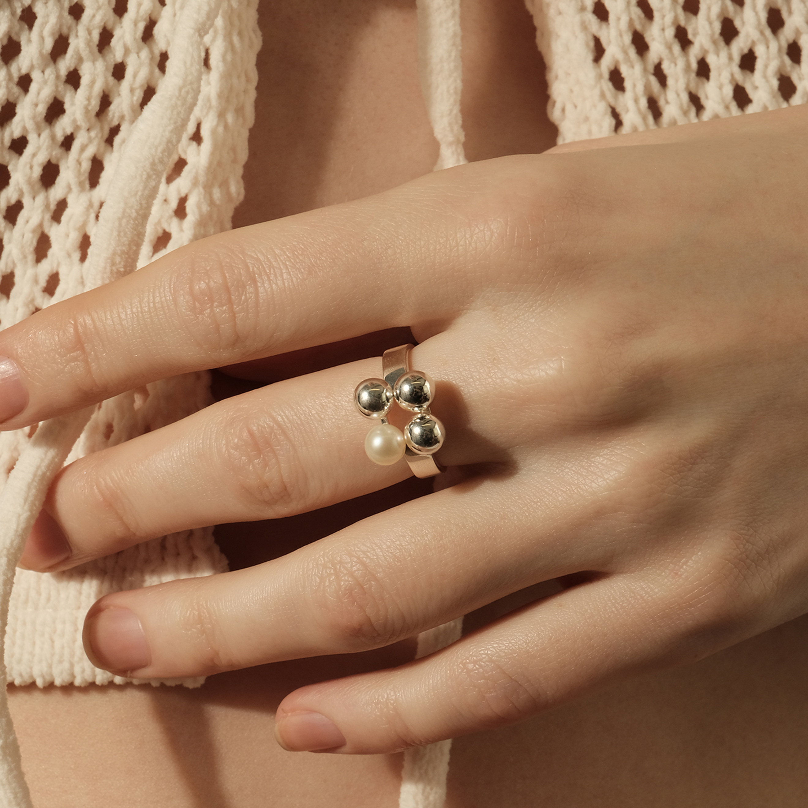 Silver ring with pearl
