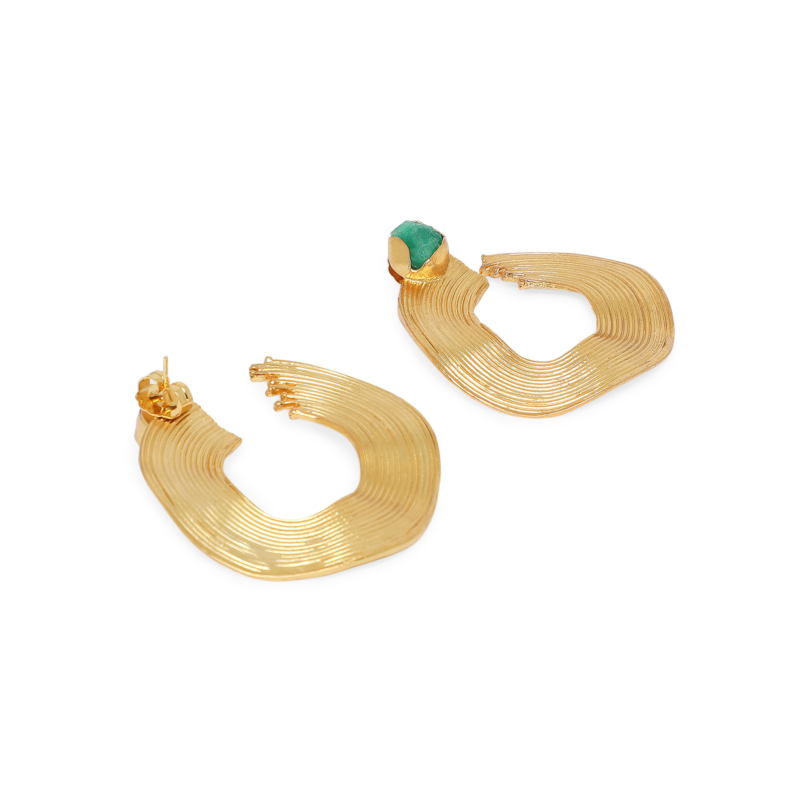Gold-plated maxi wave earrings with emeralds