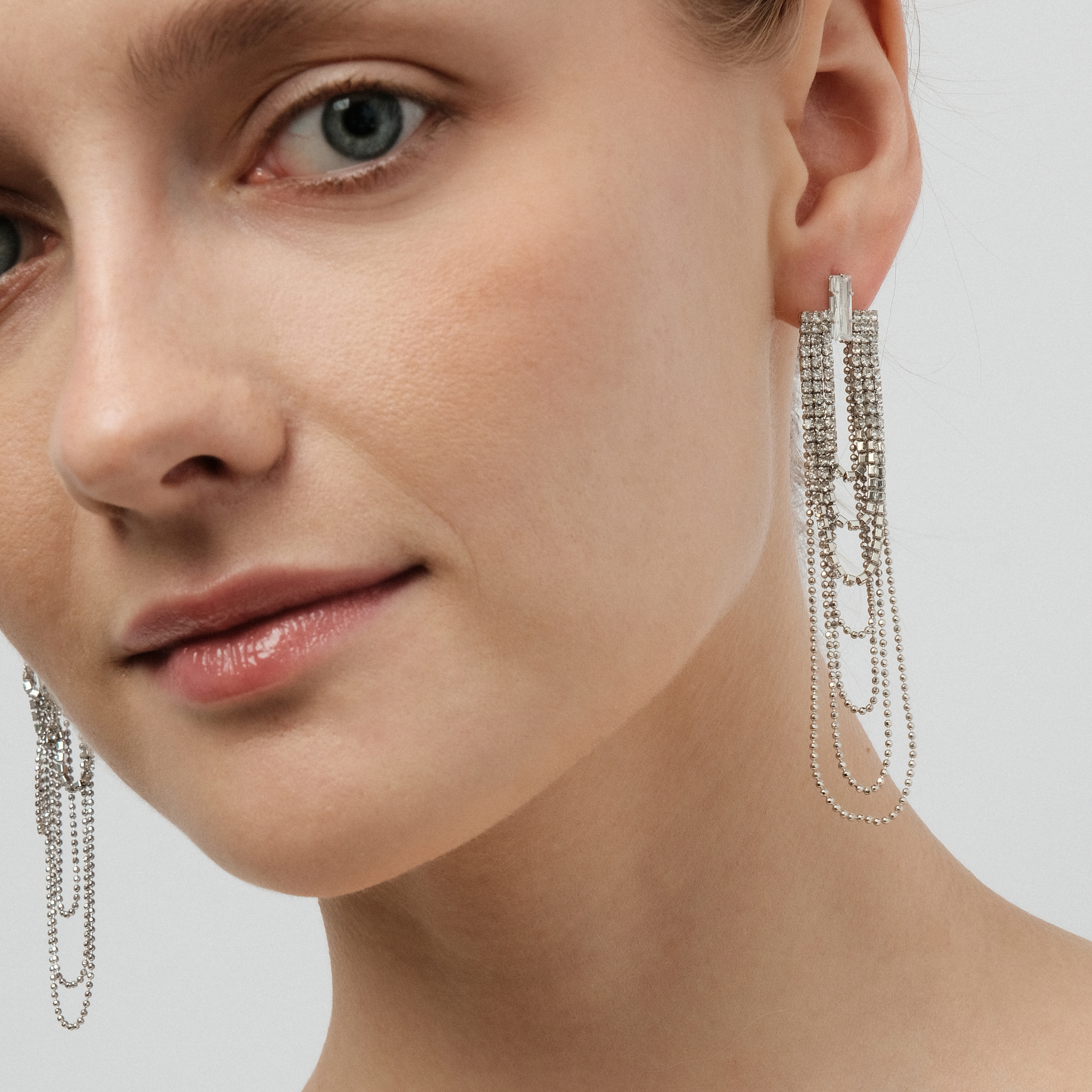 earrings-pendant chains with crystals