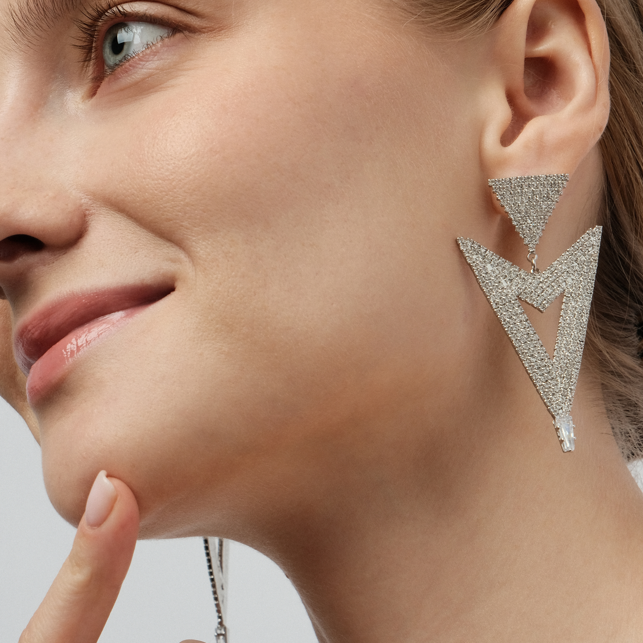 arrow earrings with crystals