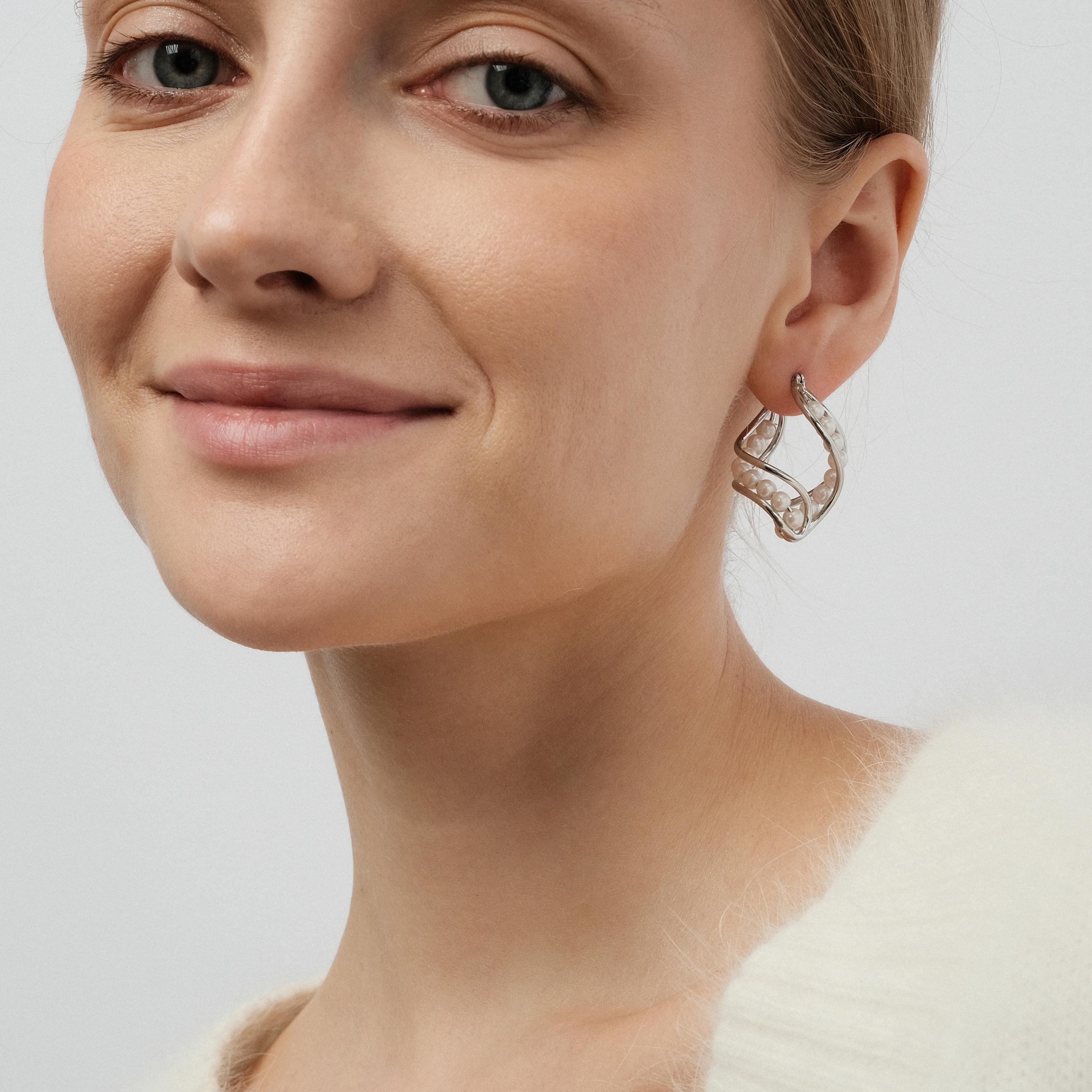 Curved Pearl Earrings
