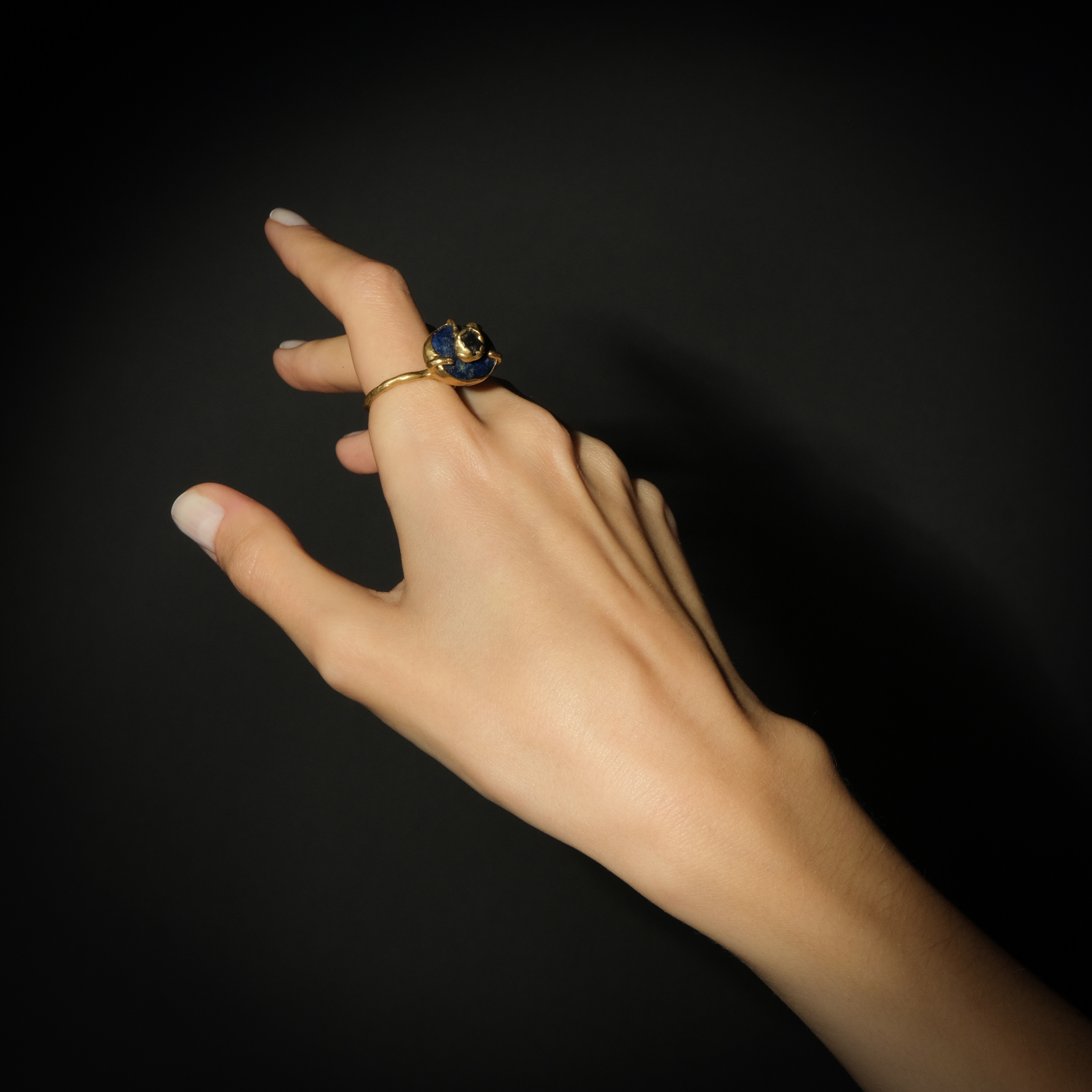 Brass ring with inserts: lapis lazuli and cubic zirconia