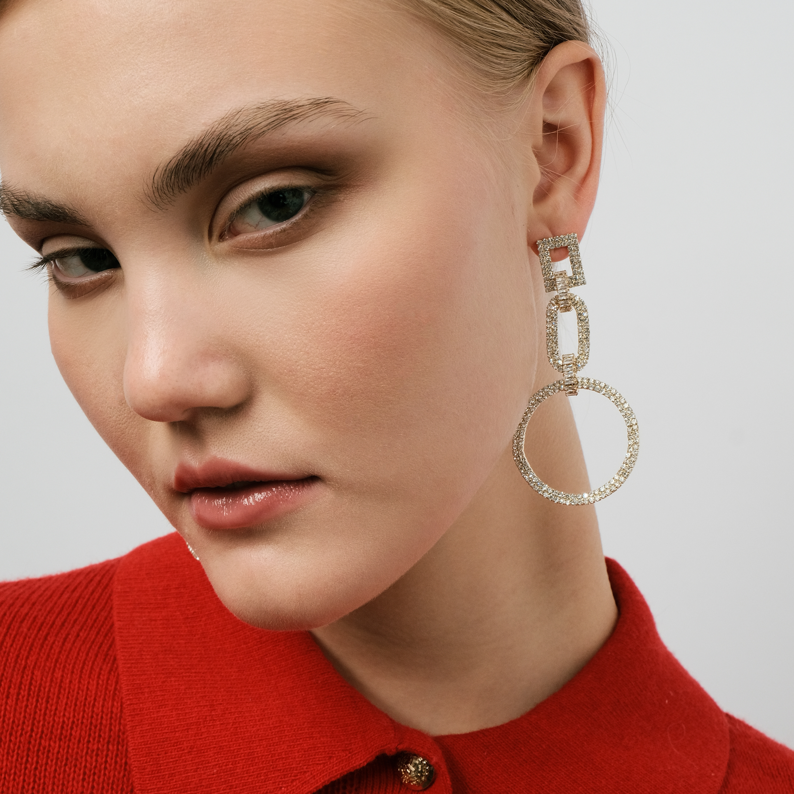 circle earrings with crystals