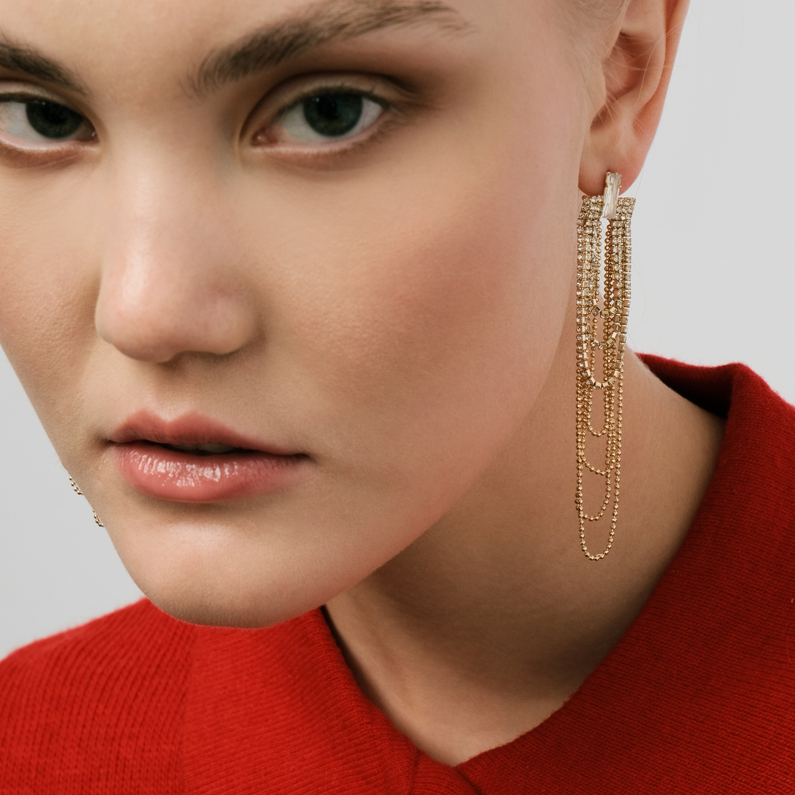 chain earrings with crystals
