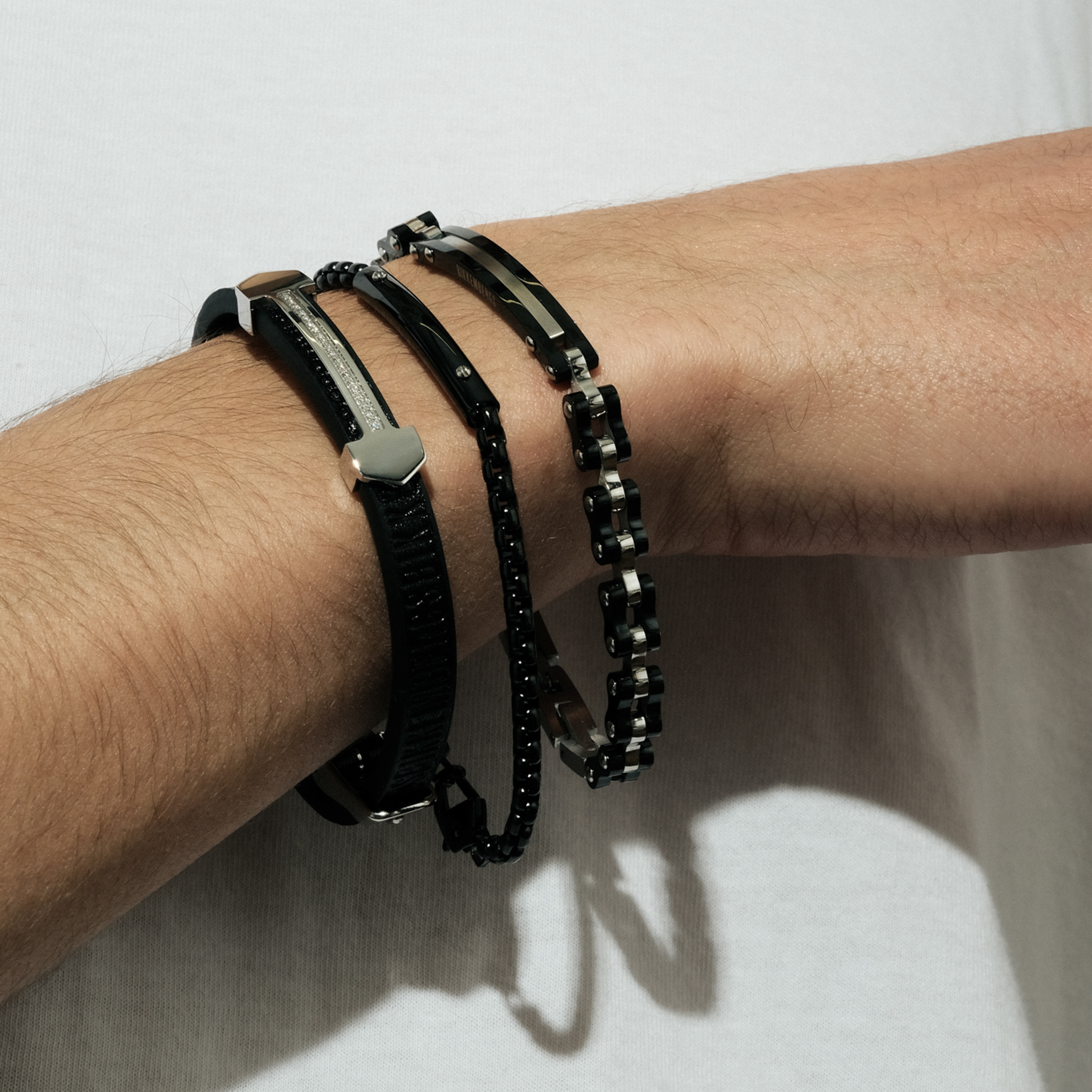 Stainless steel bracelet with IP coating