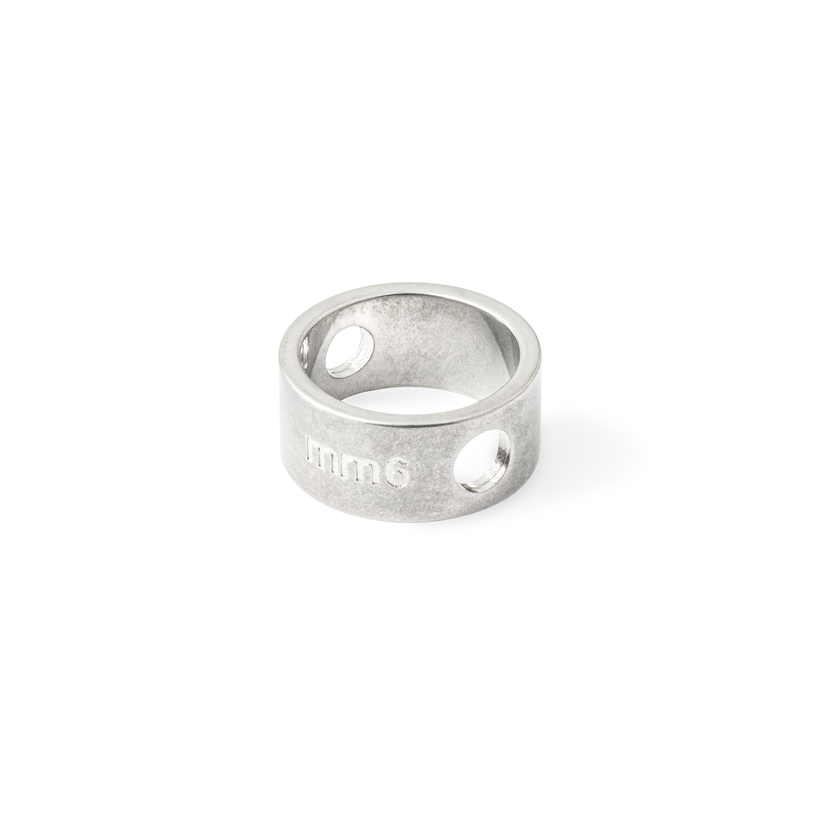 Серебристое кольцо mm6 с отверстием