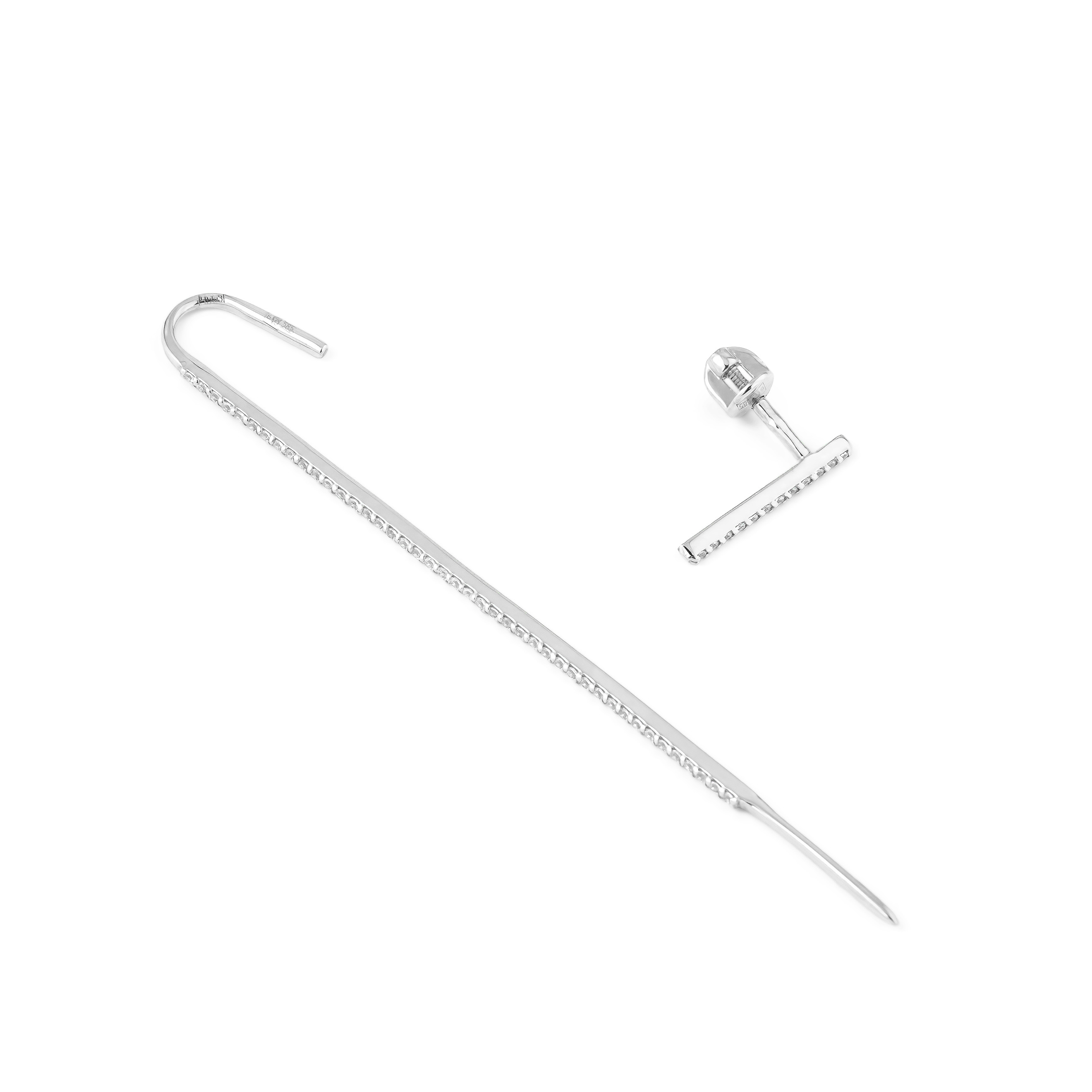 Asymmetric earrings in white gold