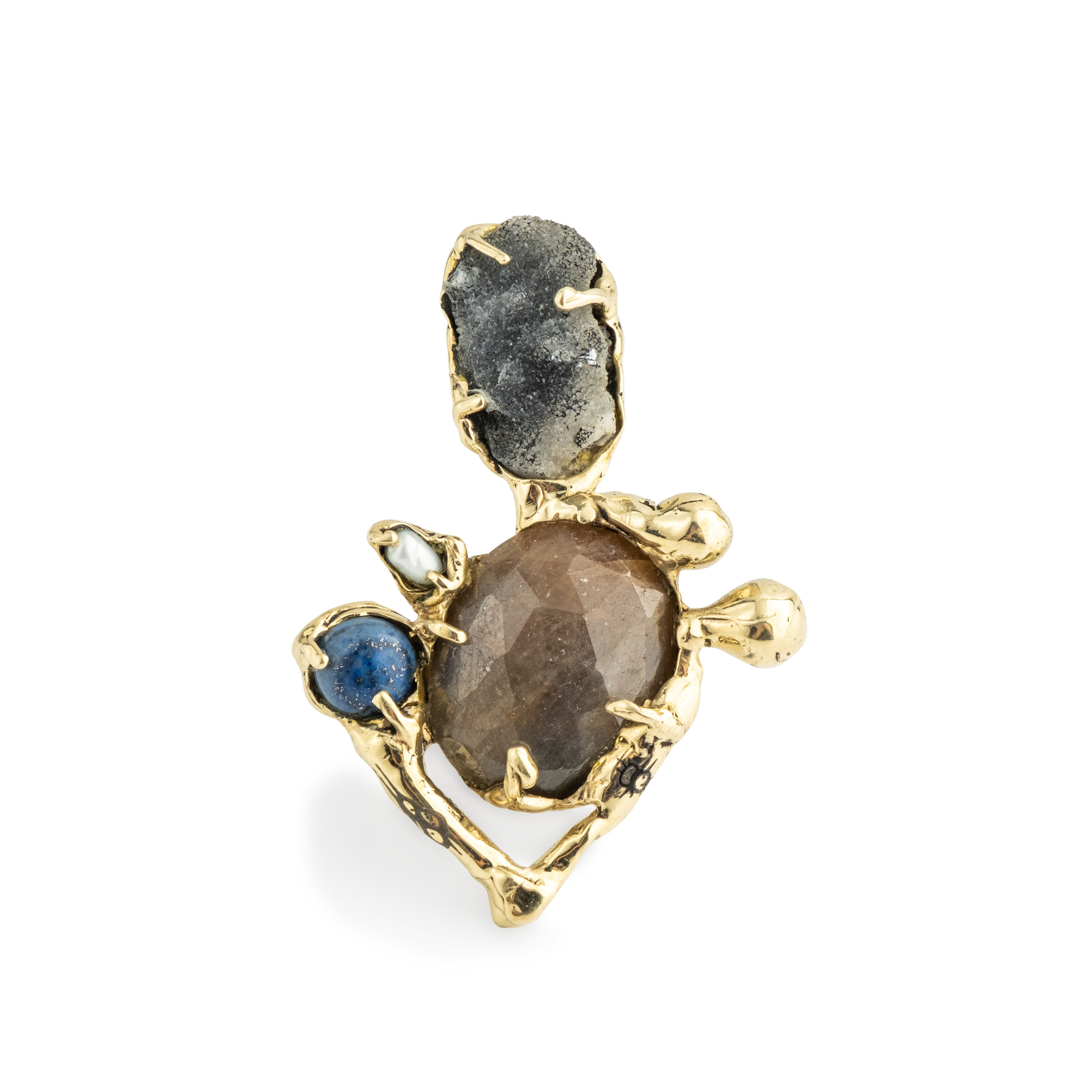 Brass ring with inserts: sapphire, pearl and chalcedony