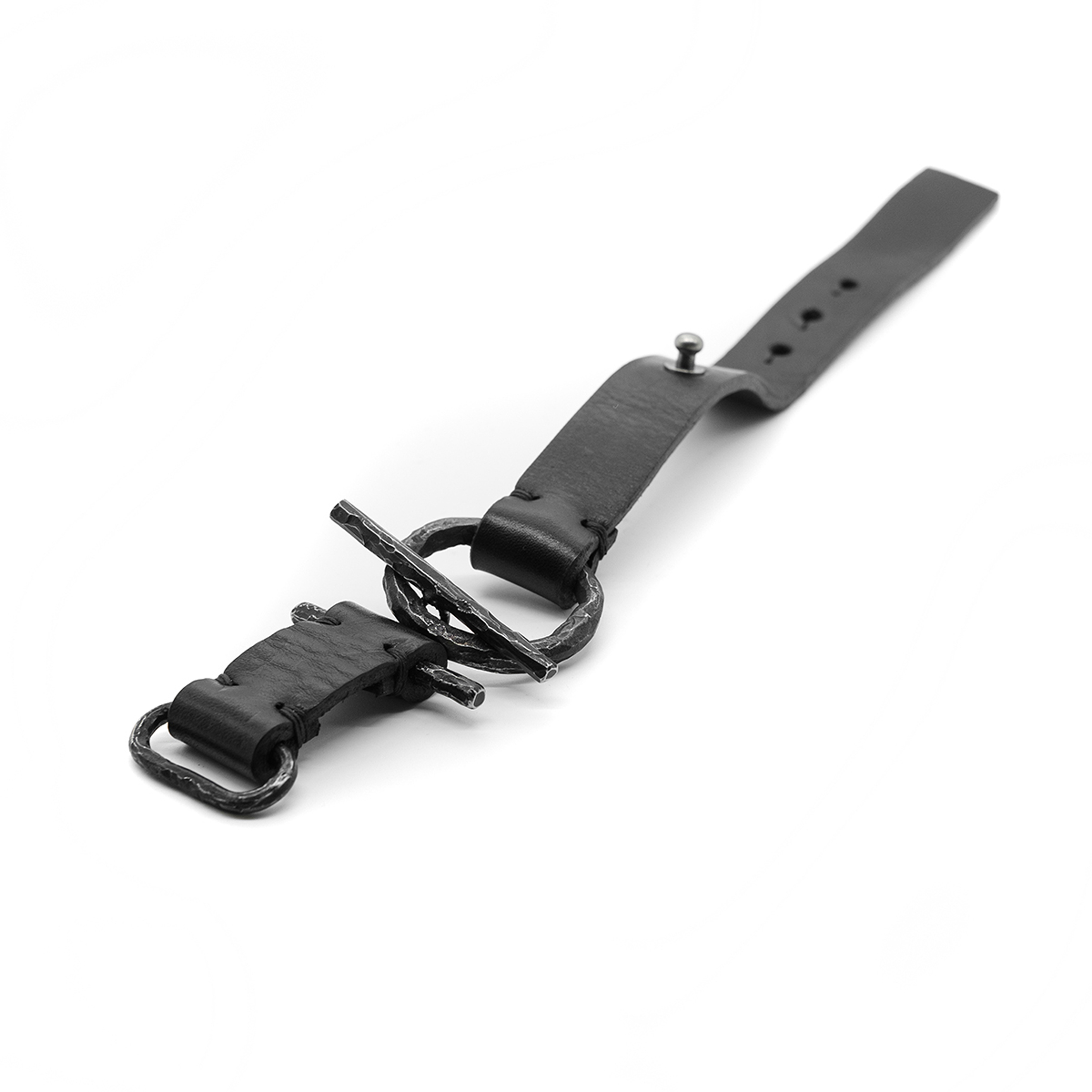 Leather bracelet with toggl clasp
