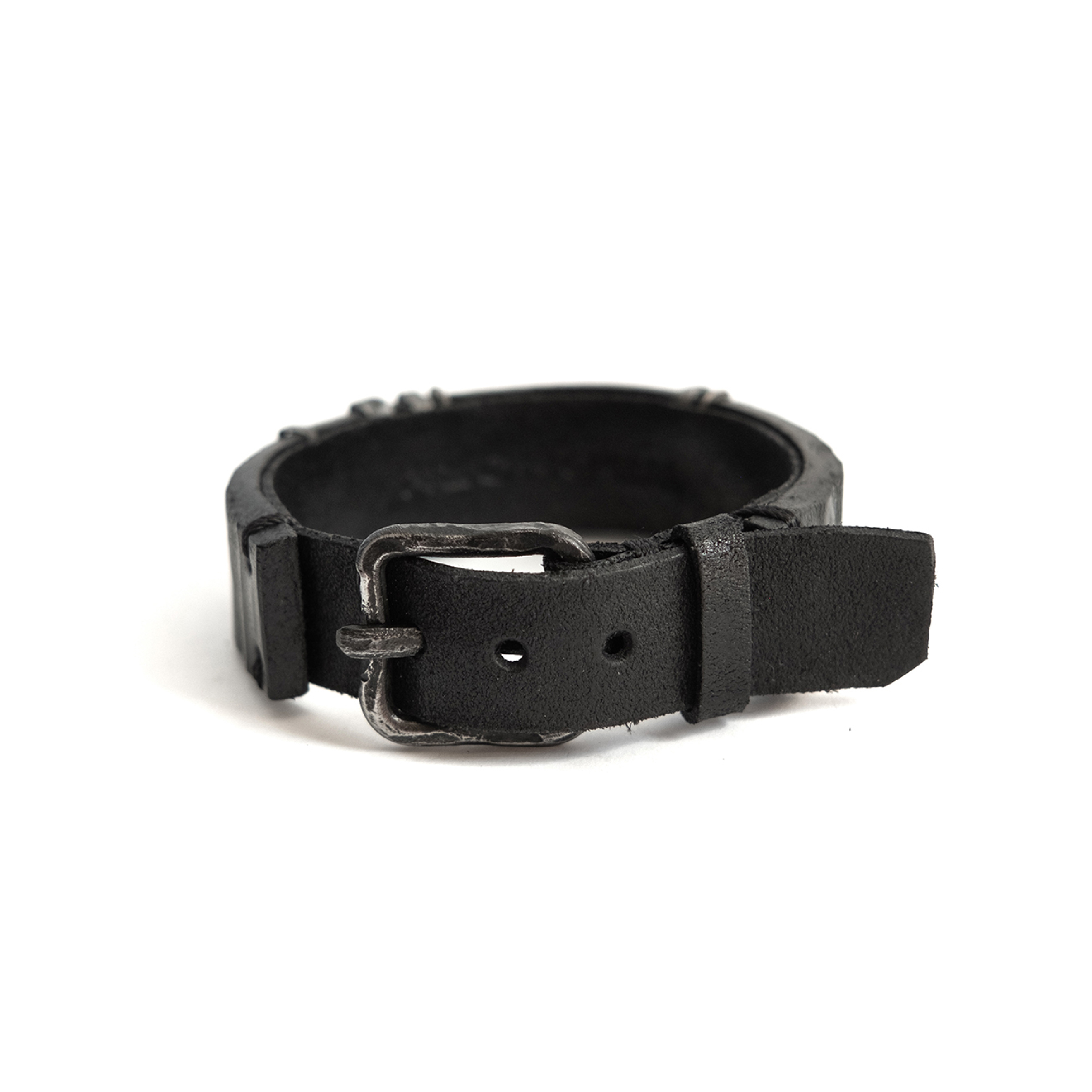 Leather bracelet with buckle