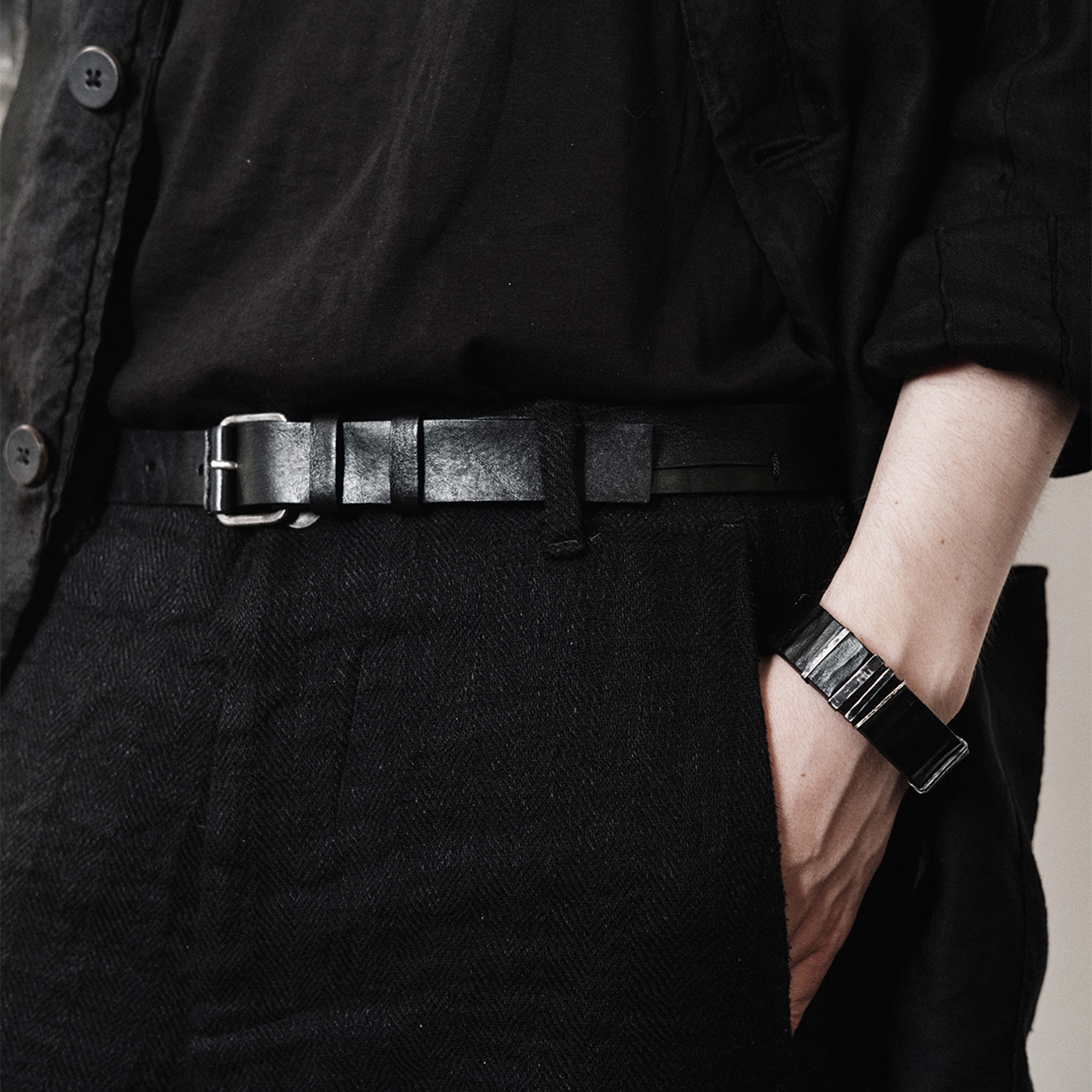 Leather bracelet with buckle