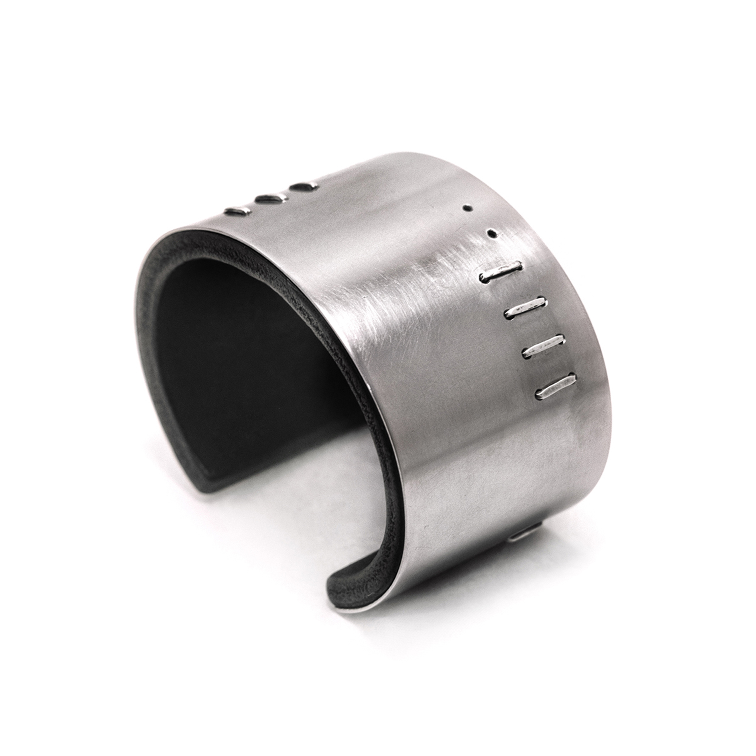 Leather and stainless steel bracelet