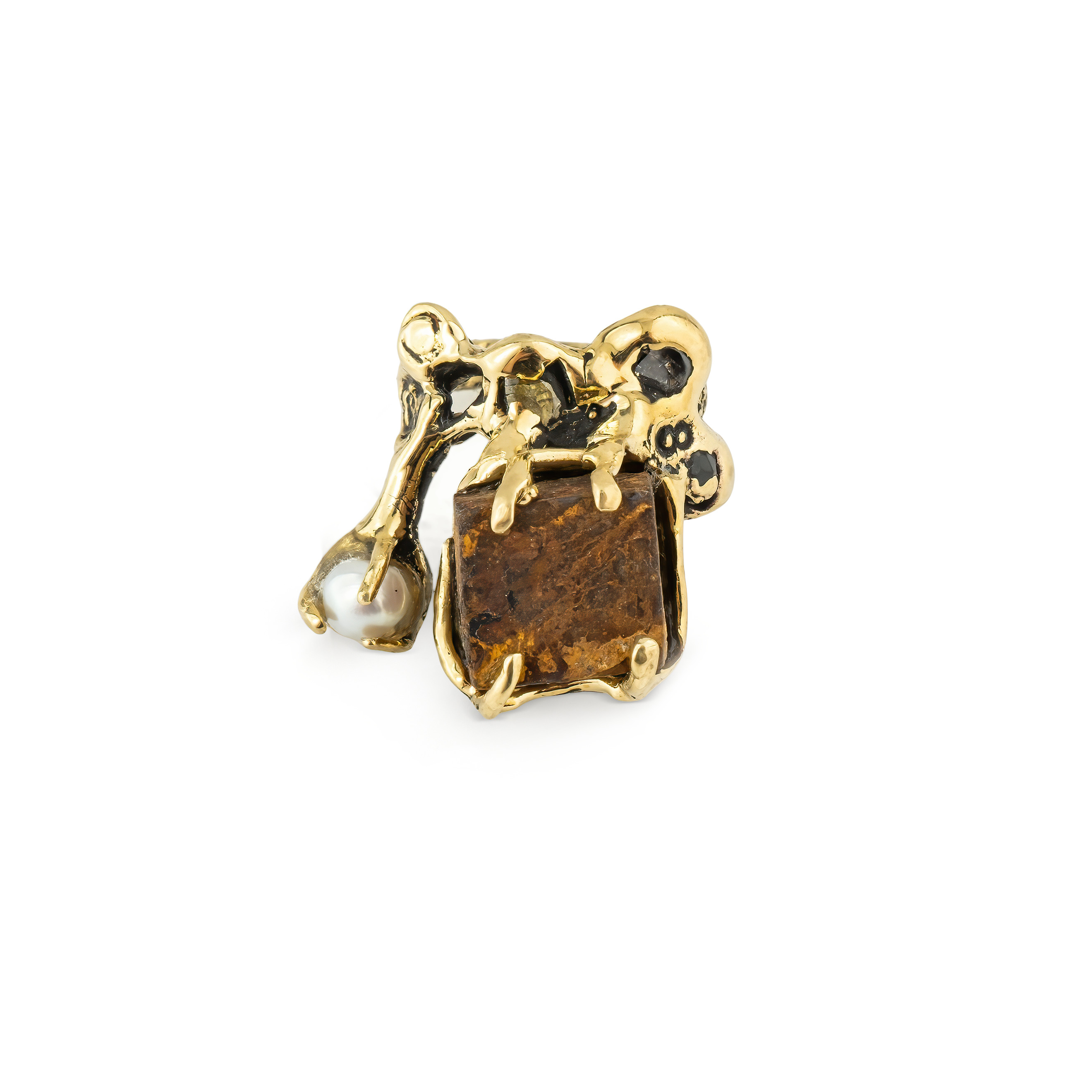 Brass ring with pearls